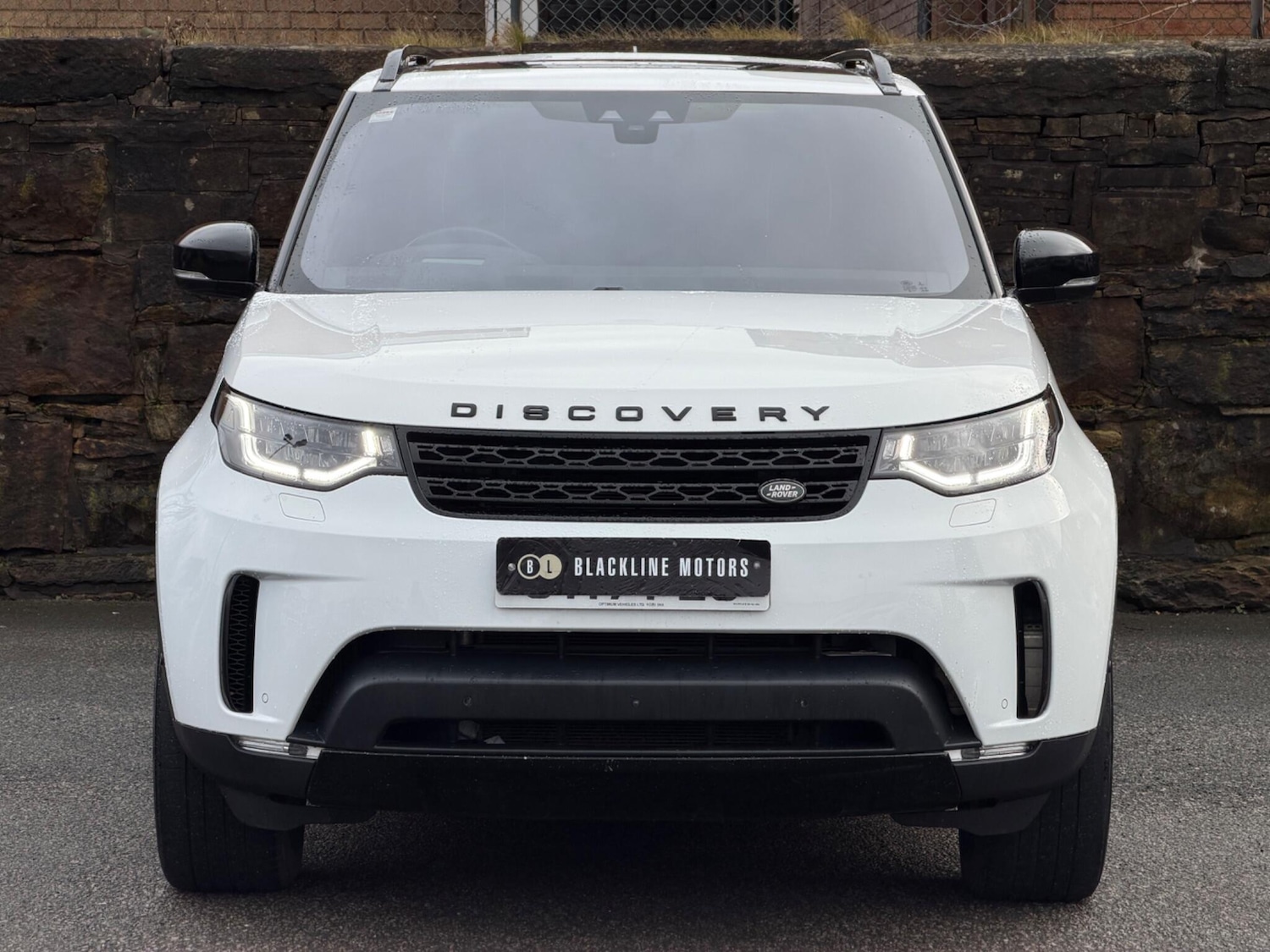 Used Land Rover Discovery 2017 for sale - 77469230: Photo 2