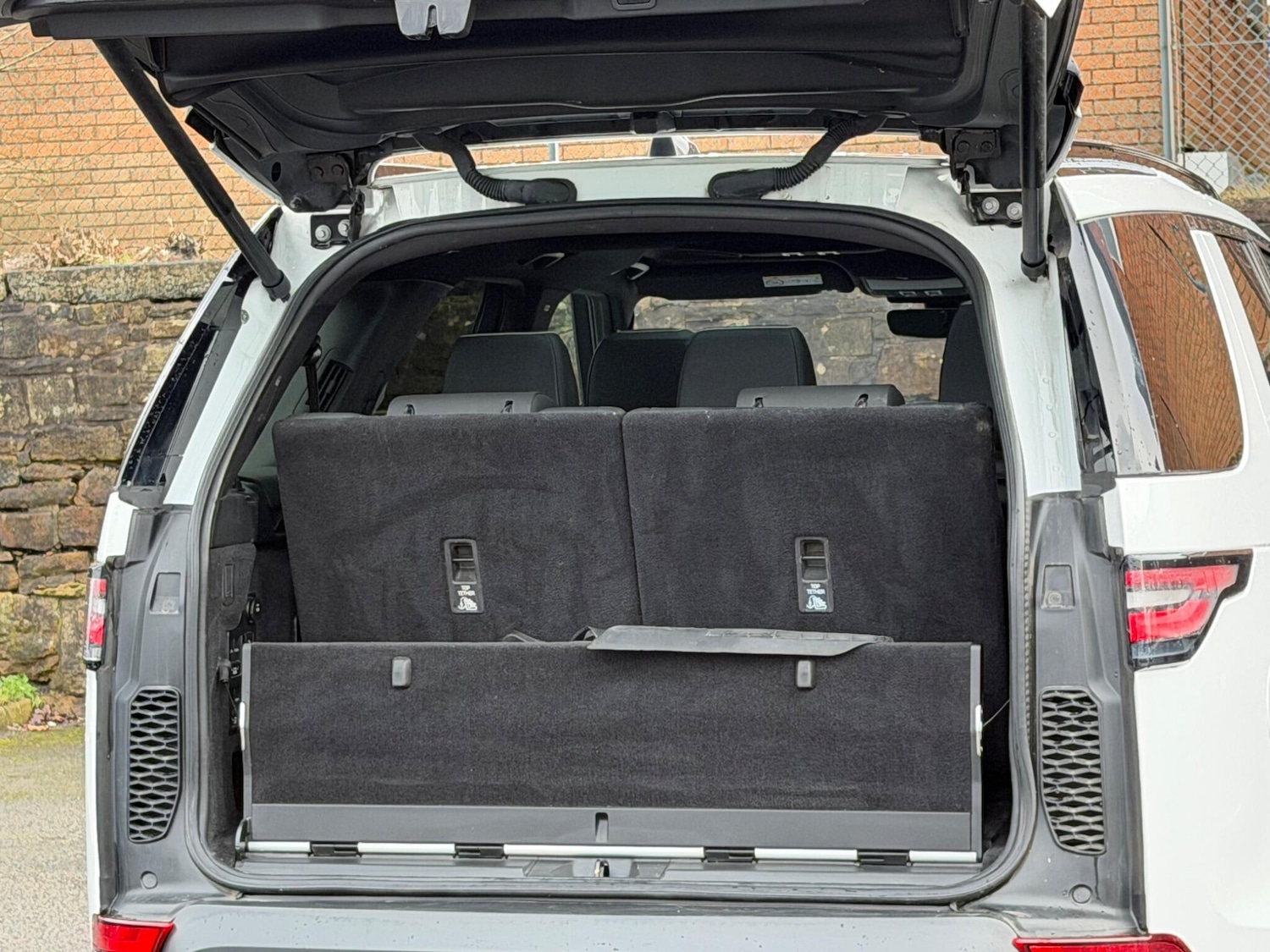 Used Land Rover Discovery 2017 for sale - 77469230: Photo 23