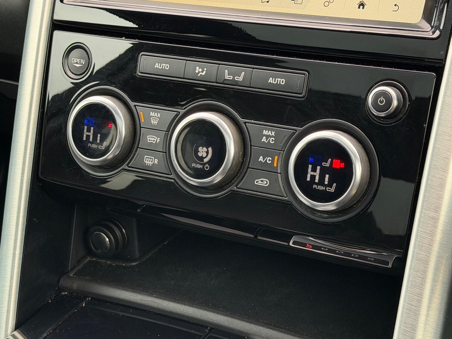 Used Land Rover Discovery 2017 for sale - 77469230: Photo 44