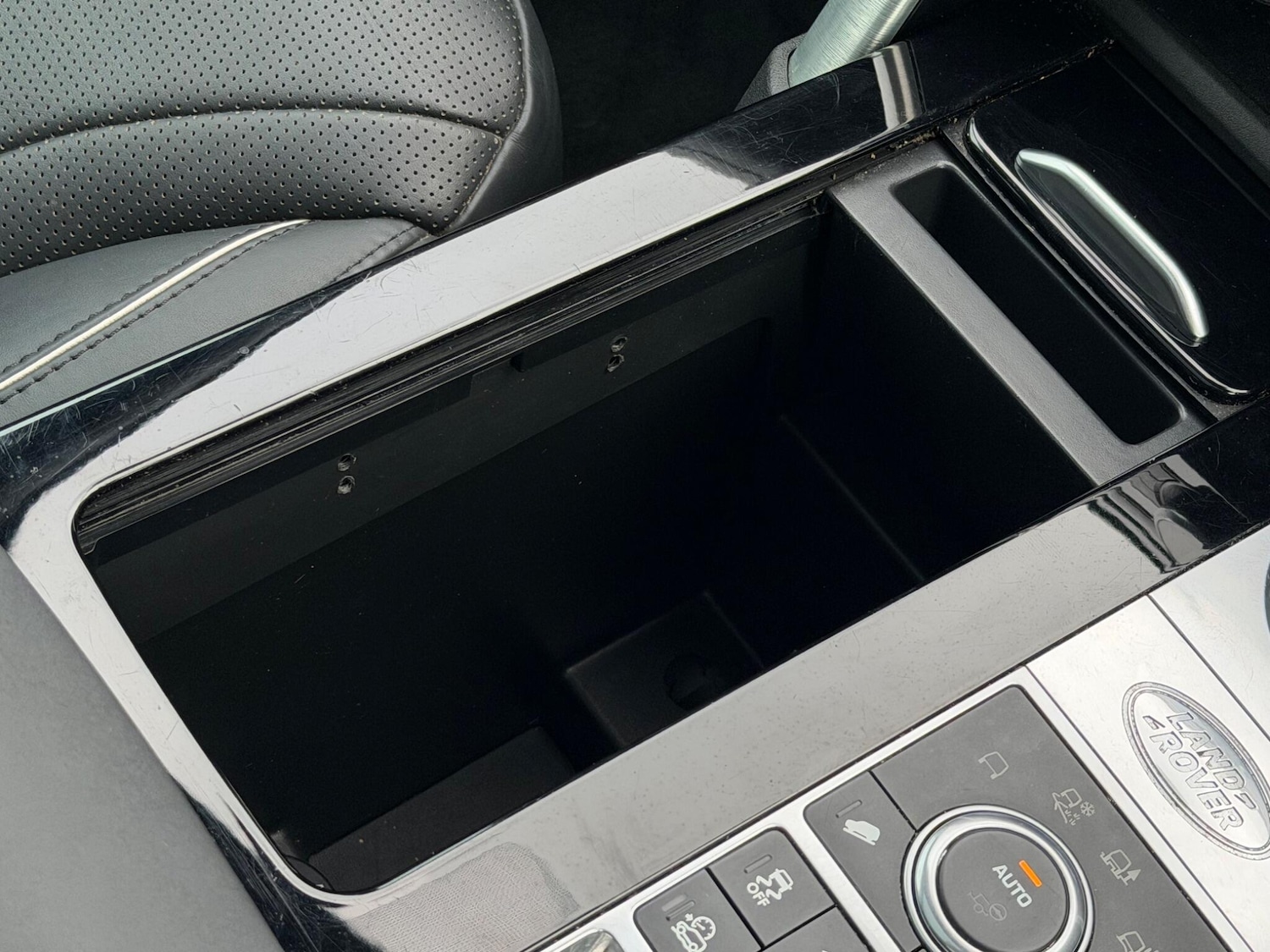 Used Land Rover Discovery 2017 for sale - 77469230: Photo 51