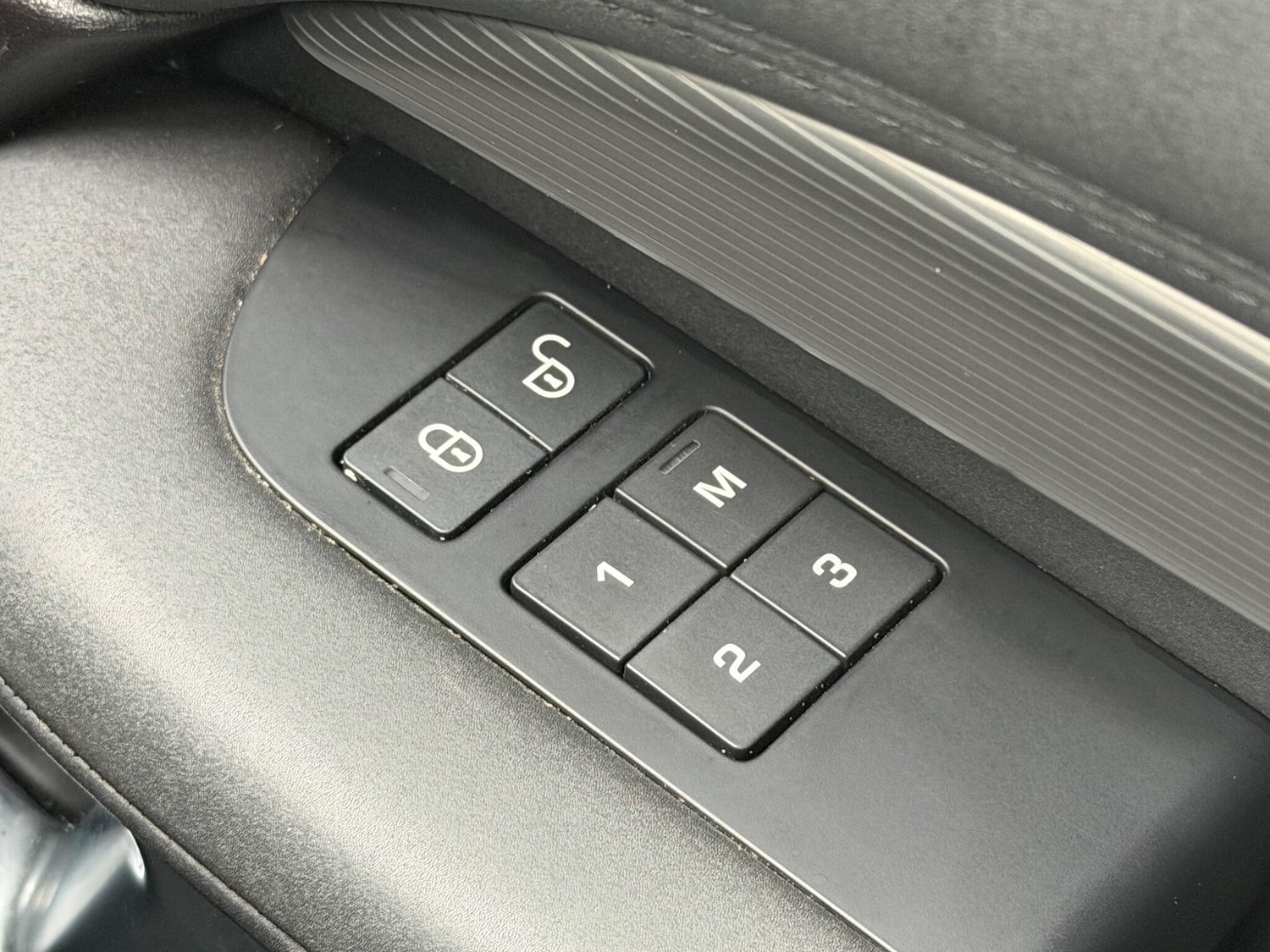 Used Land Rover Discovery 2017 for sale - 77469230: Photo 59