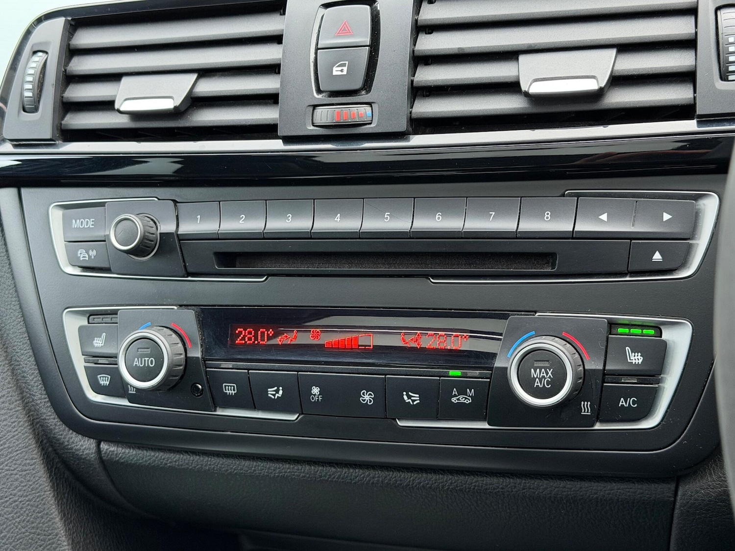 Used BMW 3 Series 2014 for sale - 76592259: Photo 40