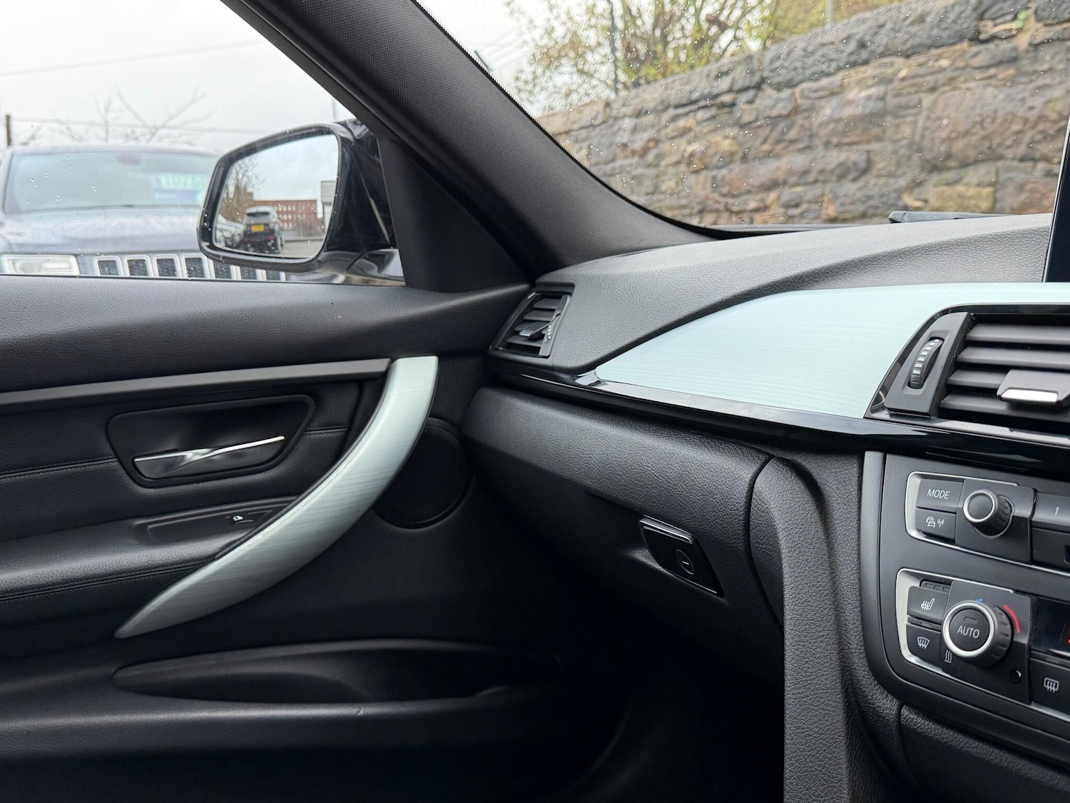 Used BMW 3 Series 2014 for sale - 76592259: Photo 54