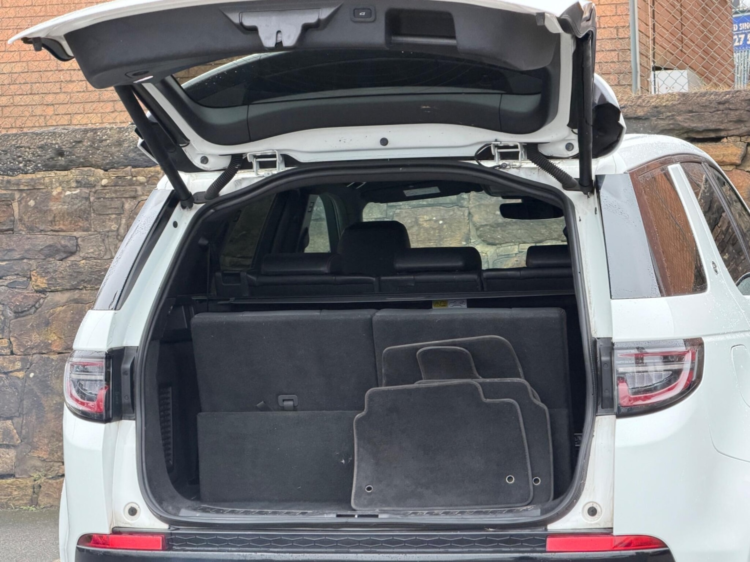 Used Land Rover Discovery Sport 2020 for sale - 77229526: Photo 20