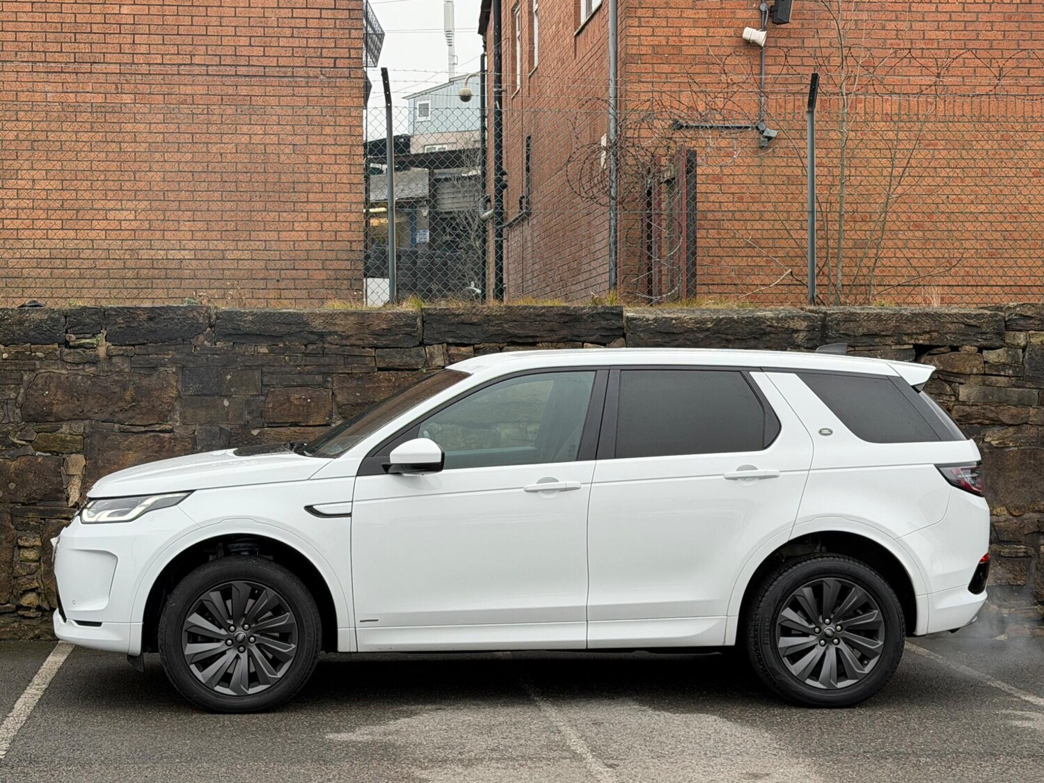 Used Land Rover Discovery Sport 2020 for sale - 77229526: Photo 4
