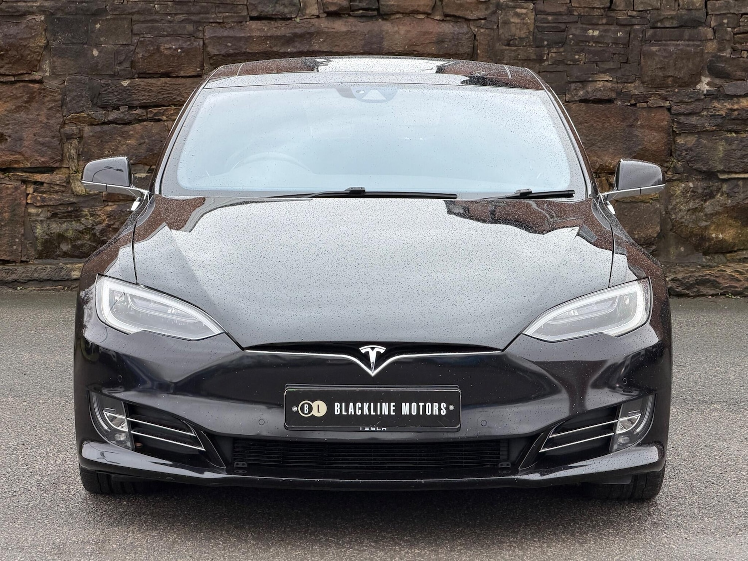 Used Tesla Model S 2017 for sale - 77101866: Photo 2