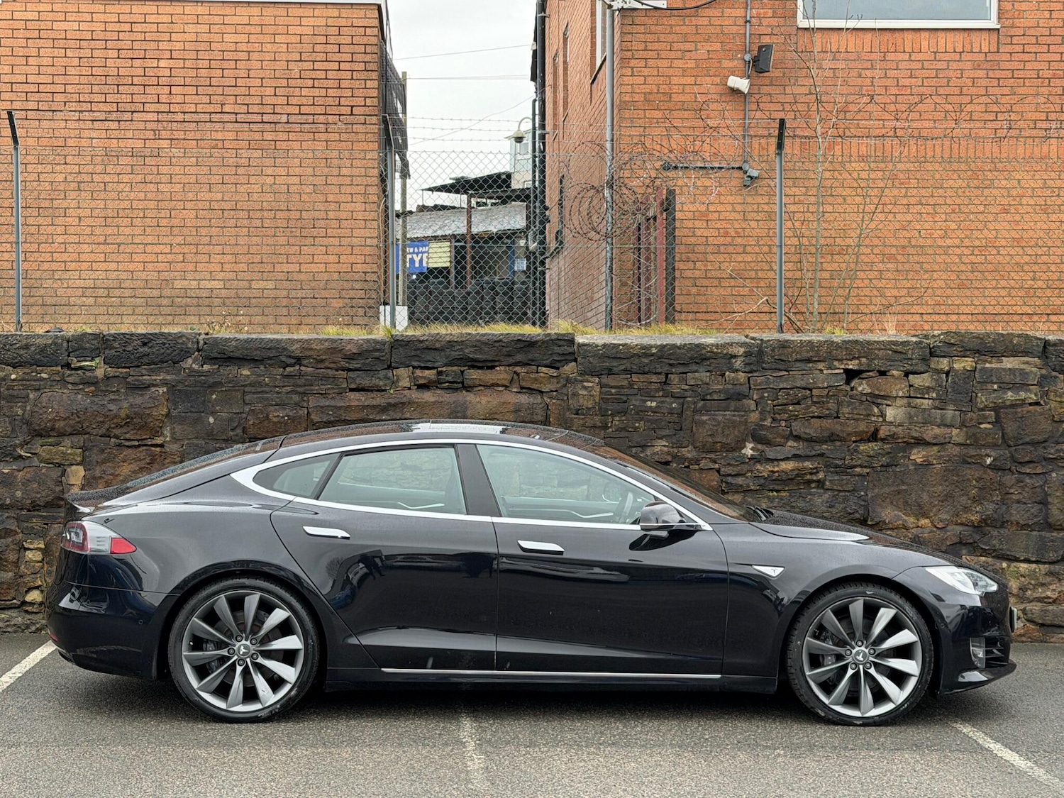 Used Tesla Model S 2017 for sale - 77101866: Photo 8