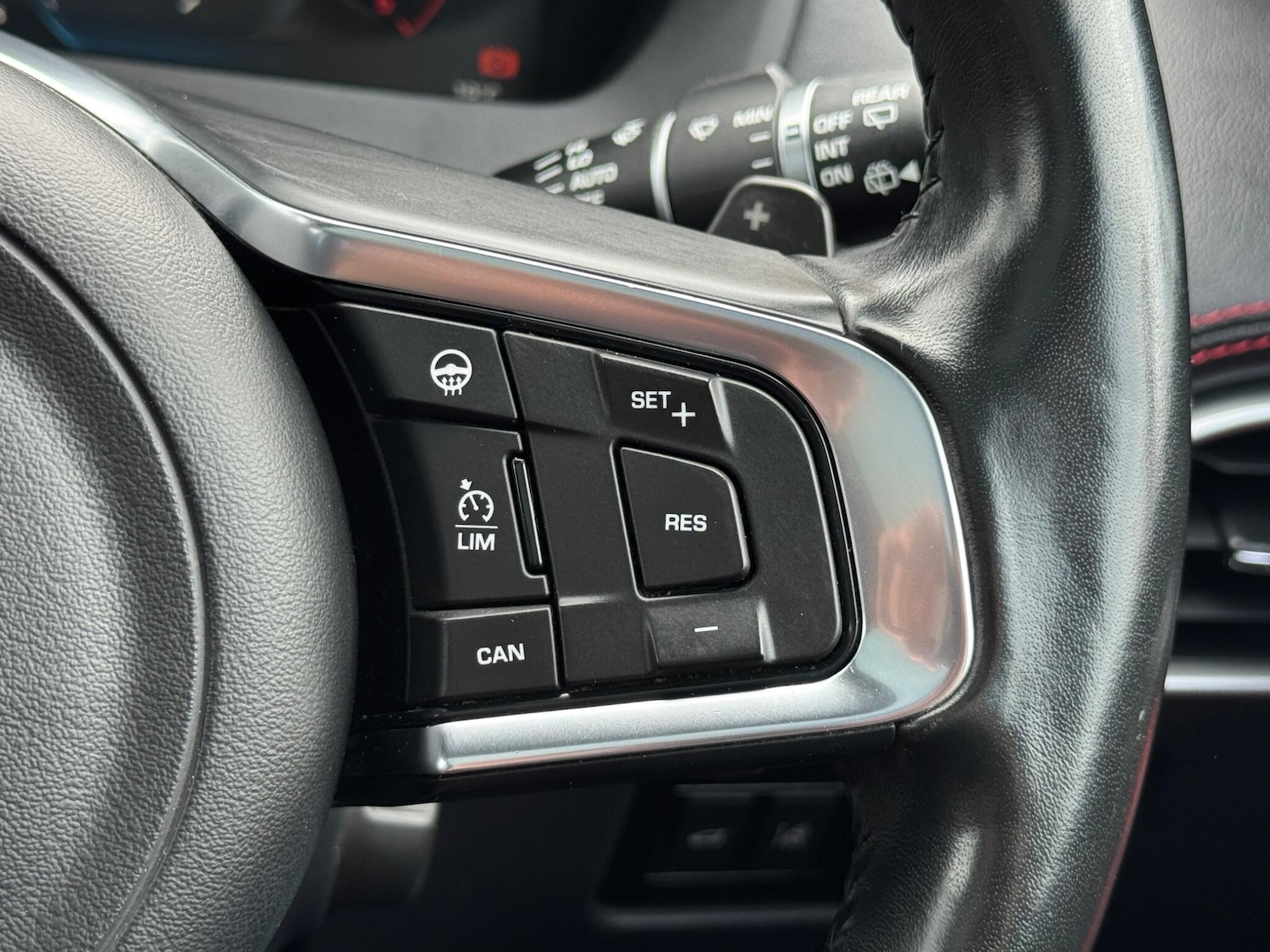 Used Jaguar F-Pace 2017 for sale - 76161093: Photo 28