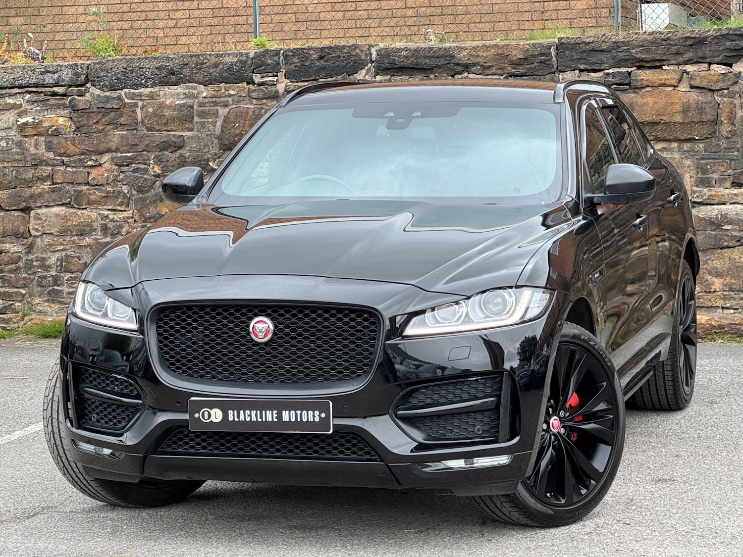 Used Jaguar F-Pace 2017 for sale - 76161093: Photo 3
