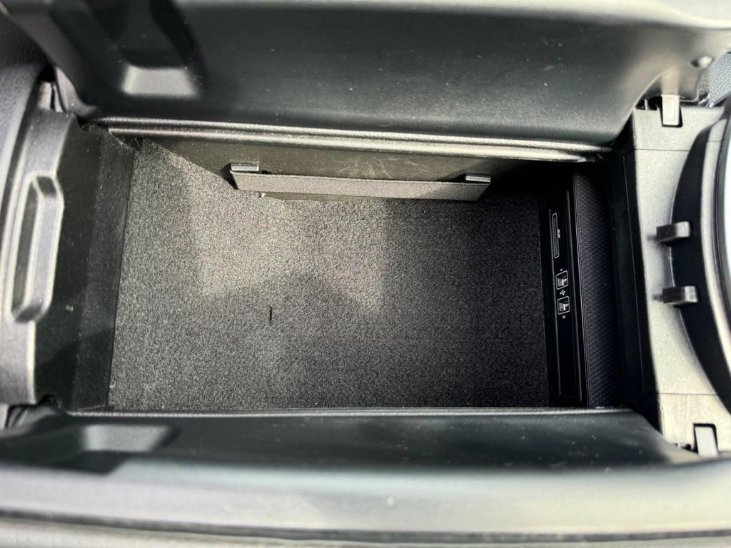 Used Mercedes-Benz C Class 2015 for sale - 76161130: Photo 40