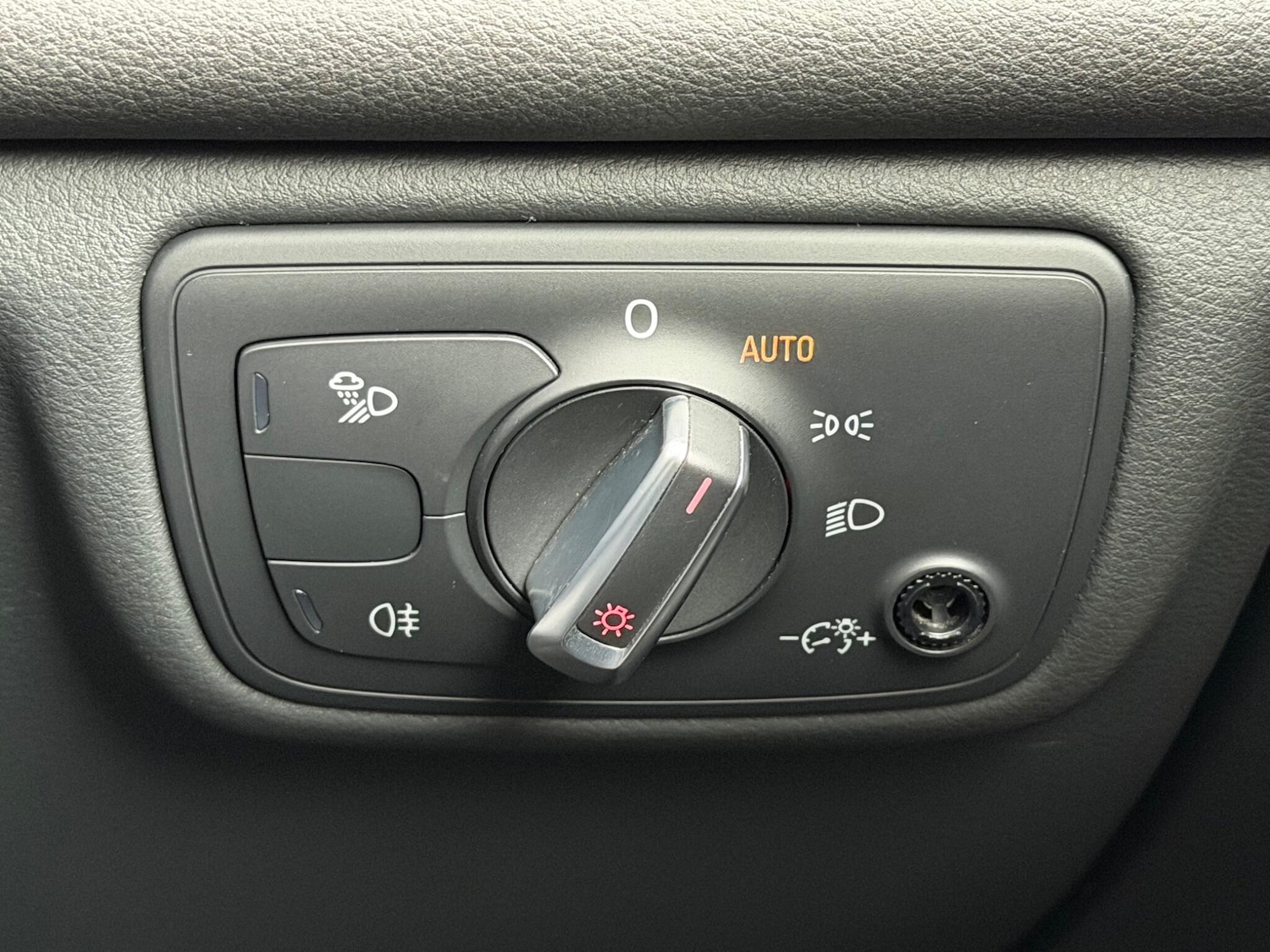 Used Audi A6 Avant 2014 for sale - 77598740: Photo 43