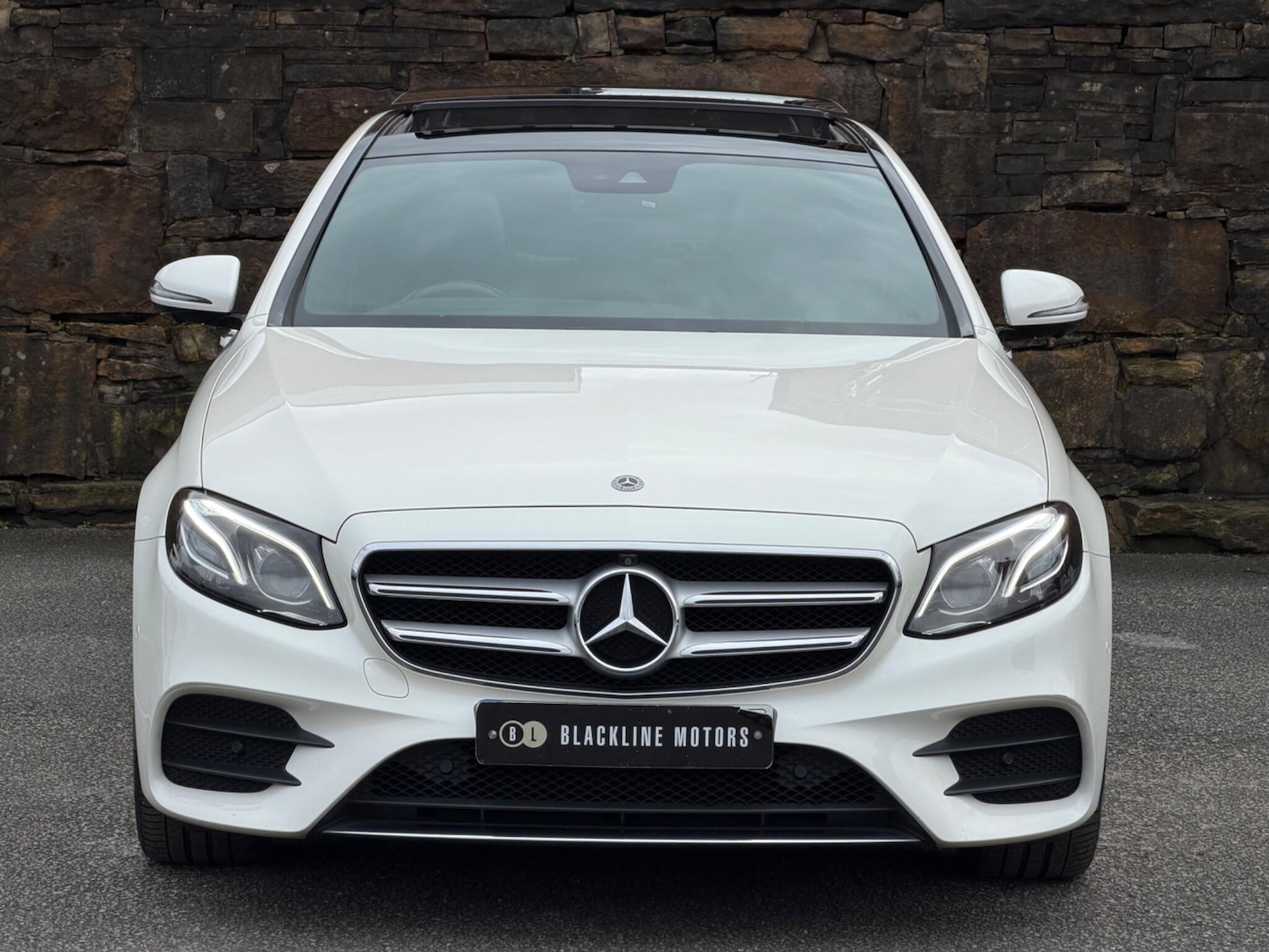 Used Mercedes-Benz E Class 2017 for sale - 77637848: Photo 2