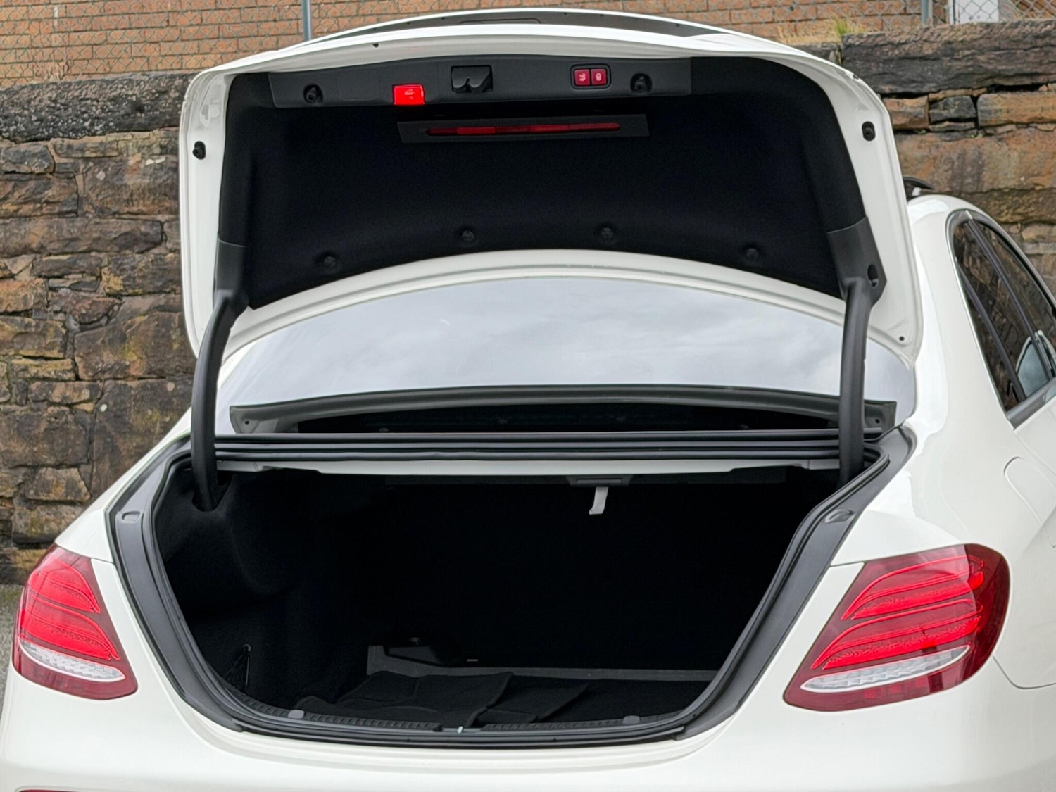 Used Mercedes-Benz E Class 2017 for sale - 77637848: Photo 21