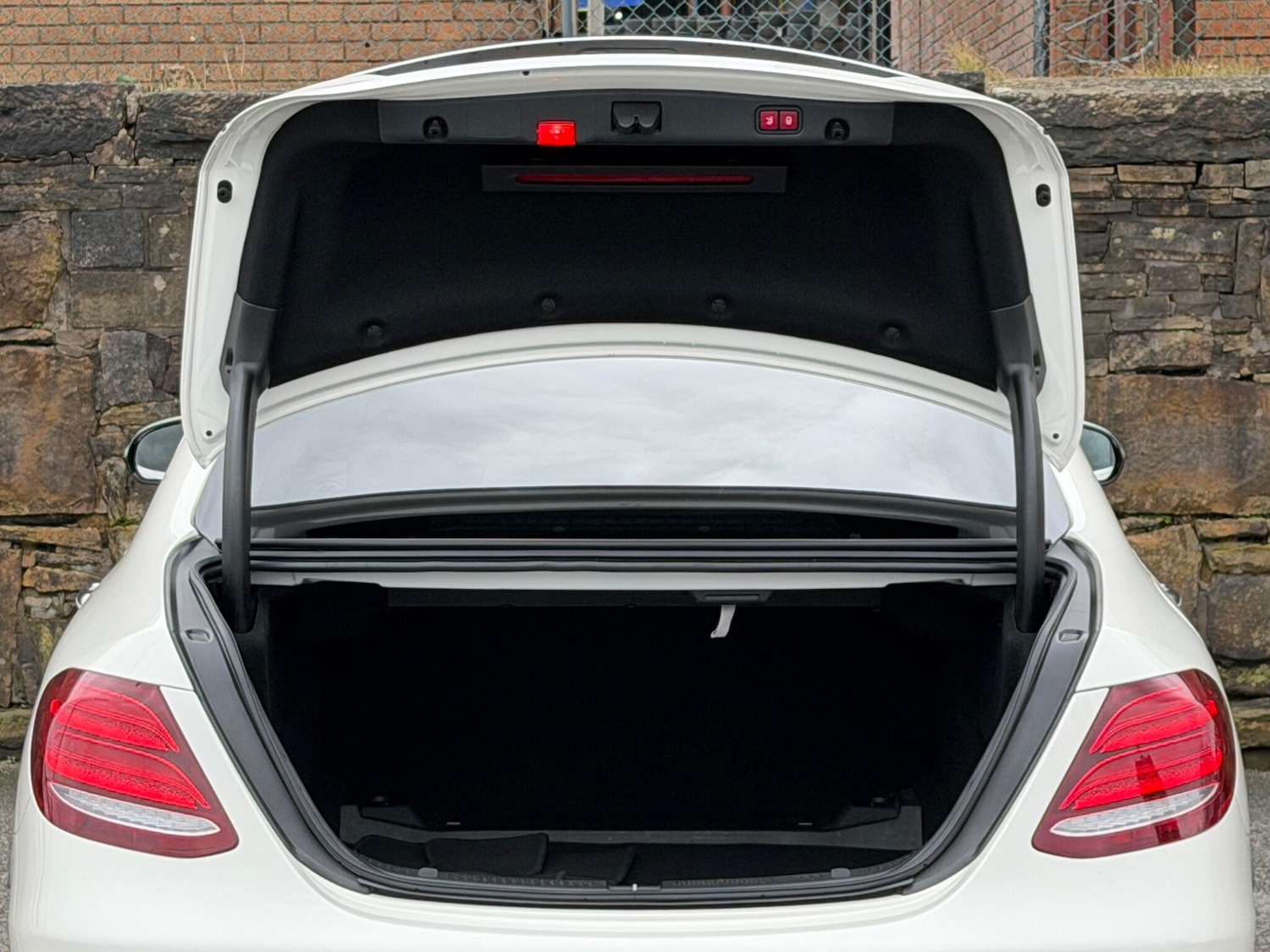 Used Mercedes-Benz E Class 2017 for sale - 77637848: Photo 22