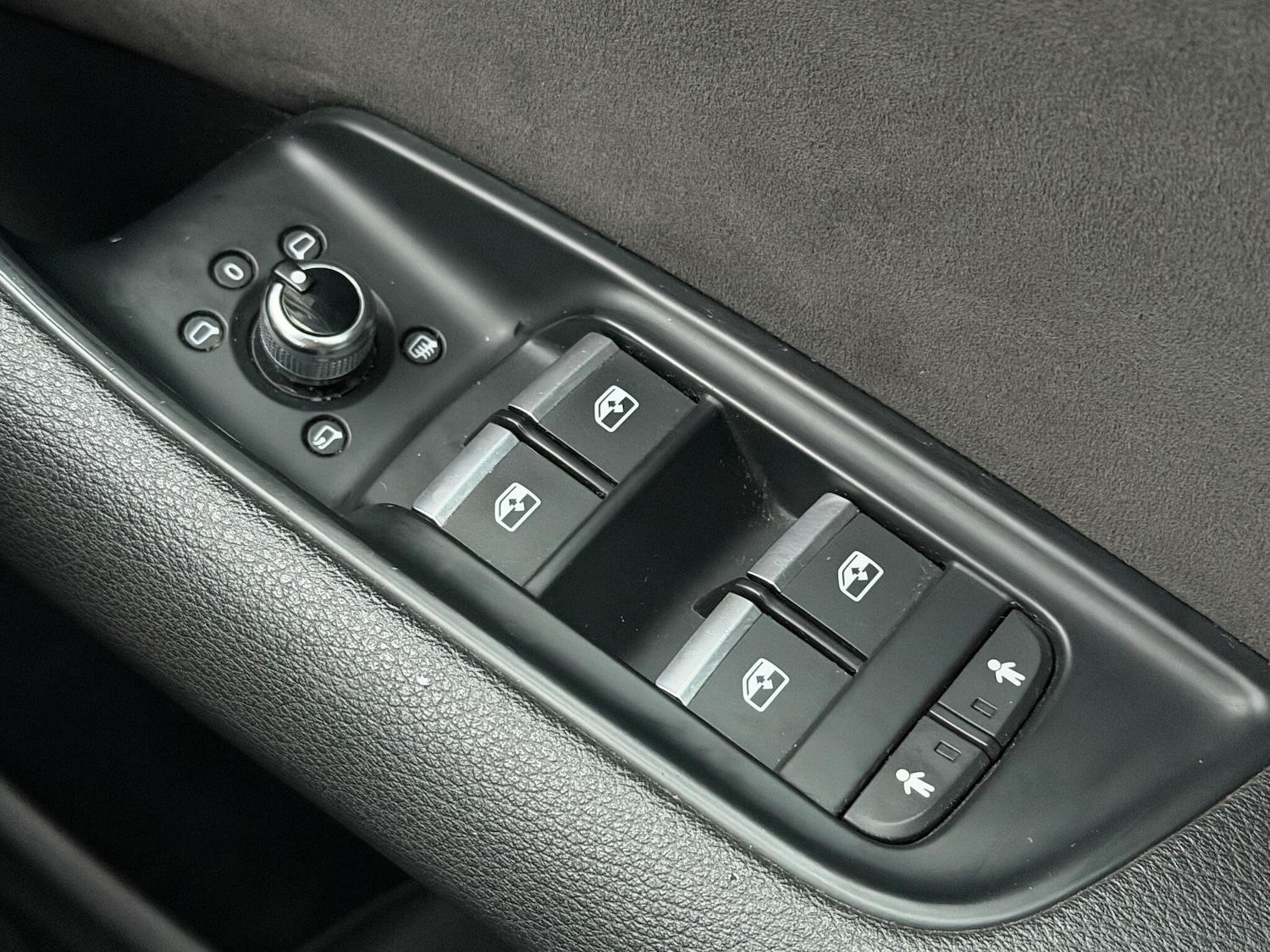 Used Audi Q7 2016 for sale - 76823730: Photo 45