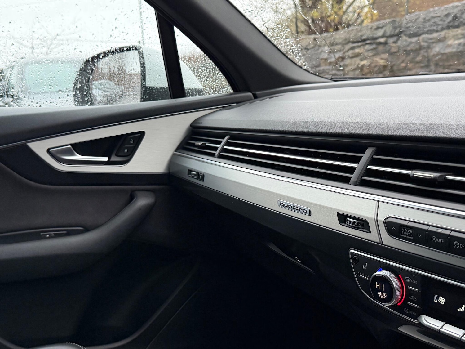 Used Audi Q7 2016 for sale - 76823730: Photo 48