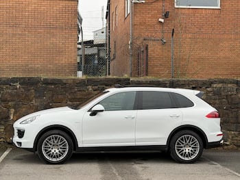 Used Porsche Cayenne 2015 for sale - 79687998: Photo