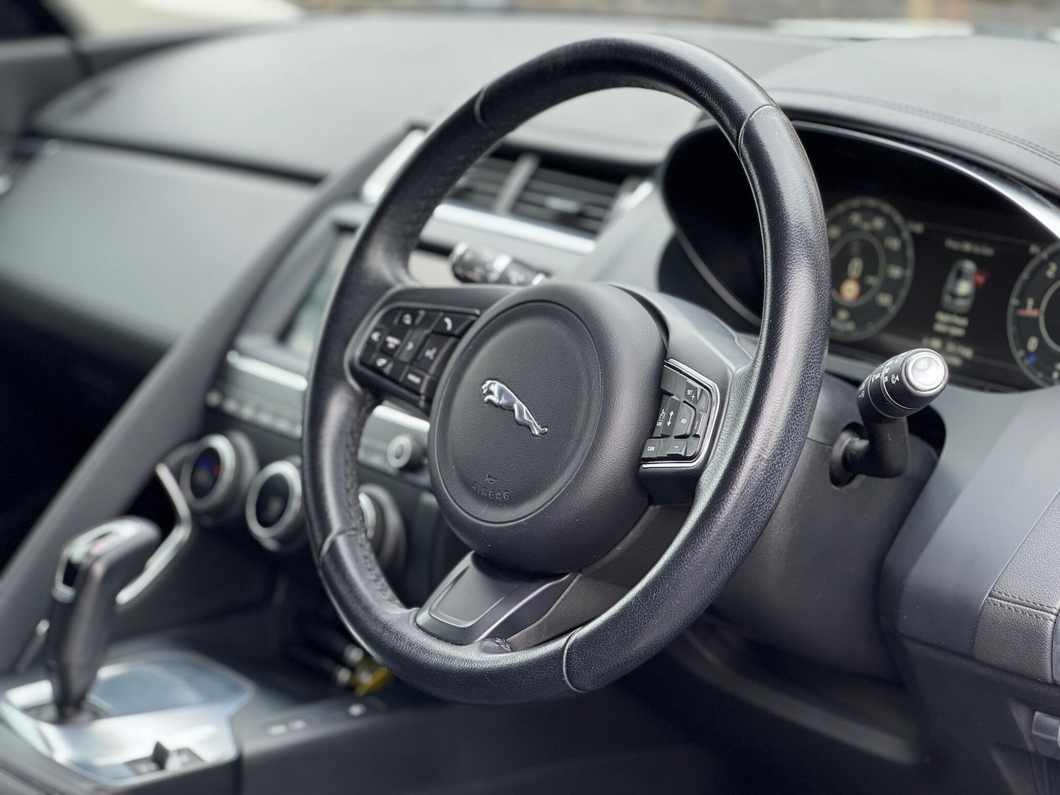 Used Jaguar E-Pace 2018 for sale - 76996823: Photo 12