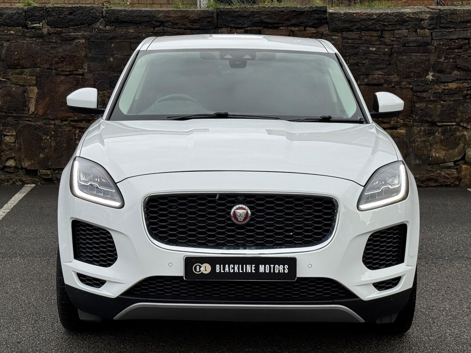 Used Jaguar E-Pace 2018 for sale - 76996823: Photo 2