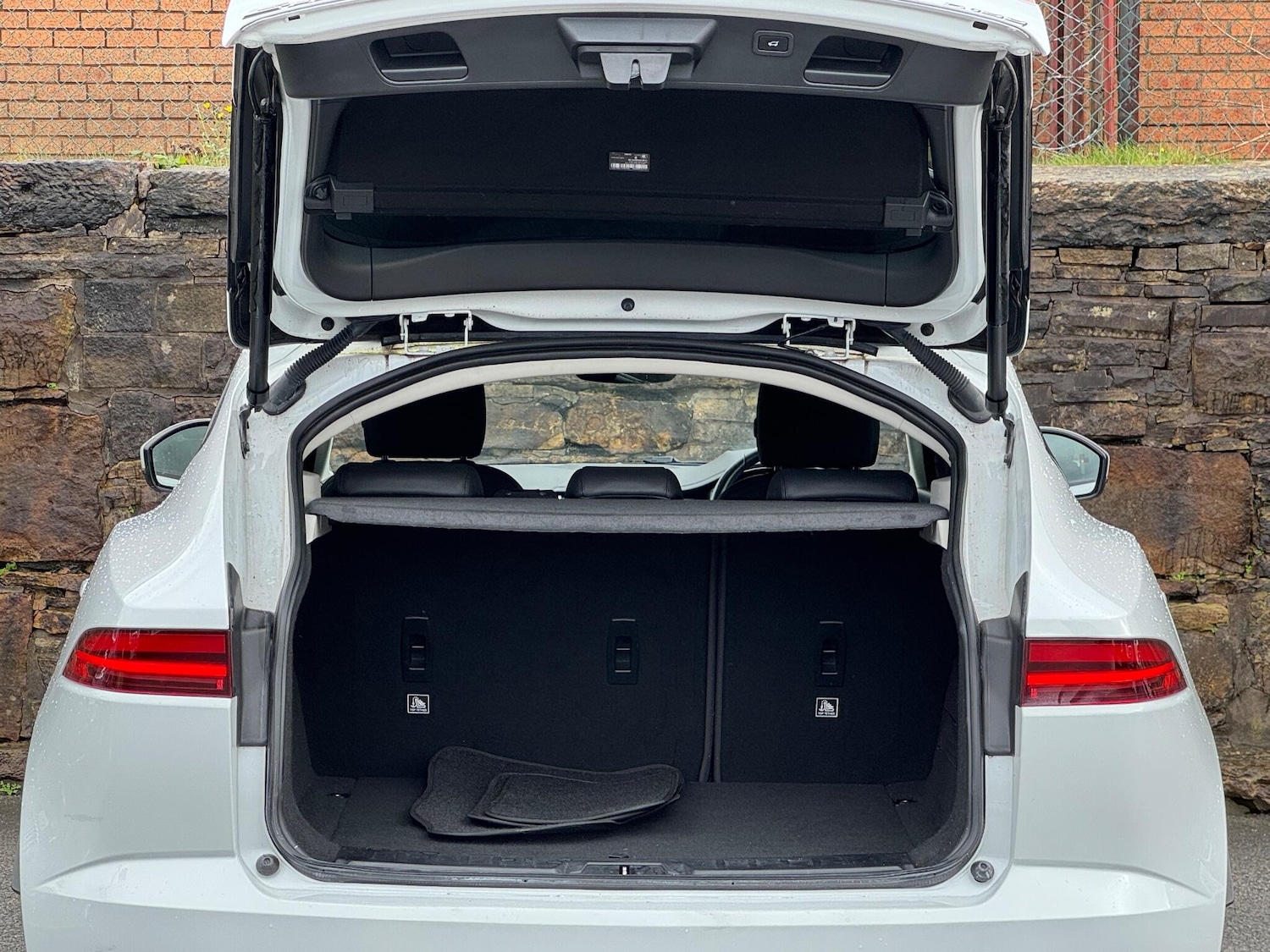 Used Jaguar E-Pace 2018 for sale - 76996823: Photo 21