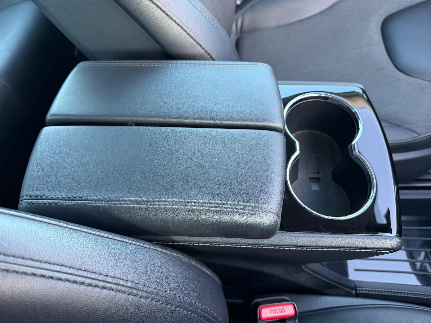 Used Tesla Model S 2015 for sale - 76913261: Photo 40