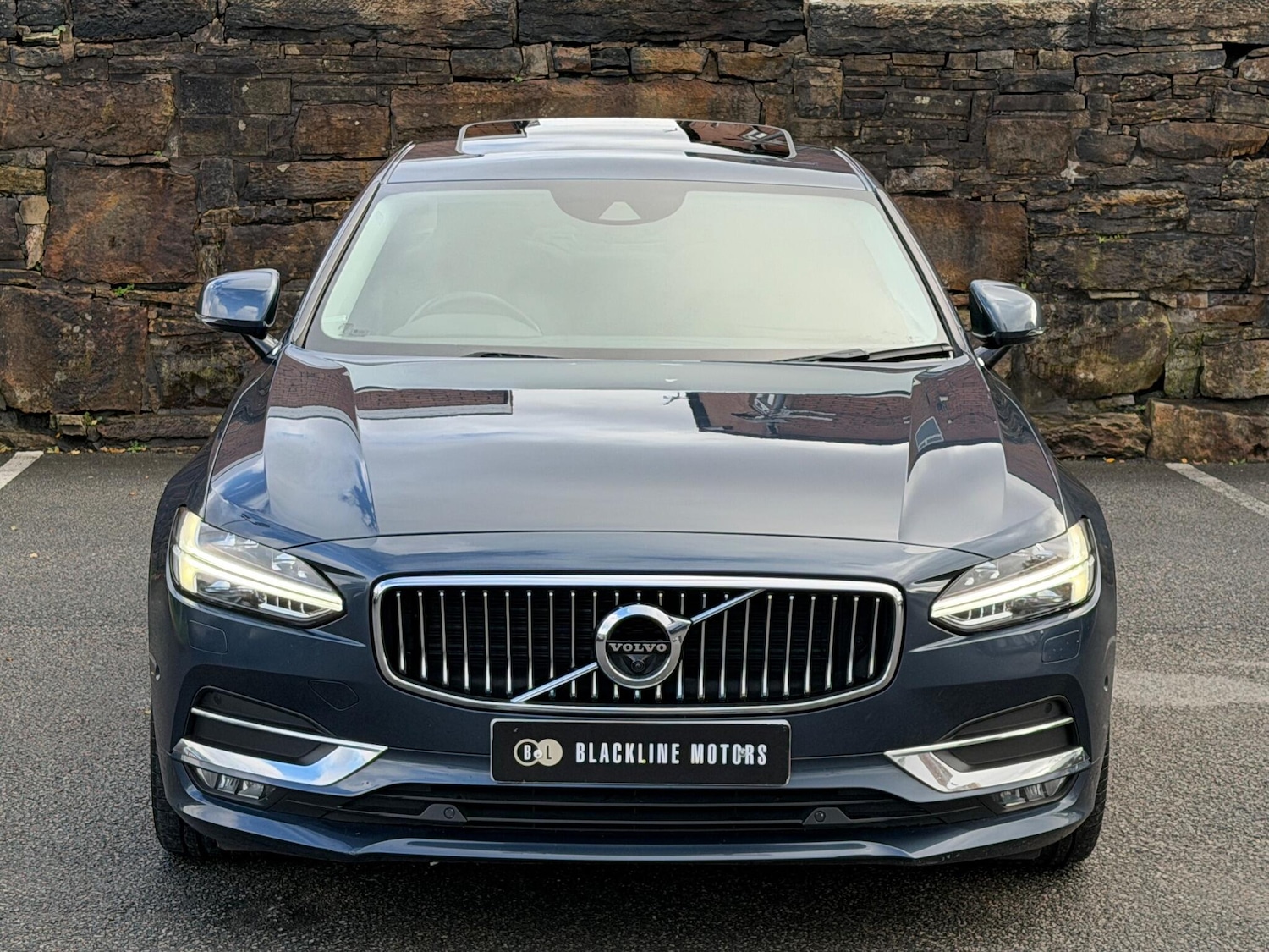 Used Volvo S90 2018 for sale - 76432695: Photo 2