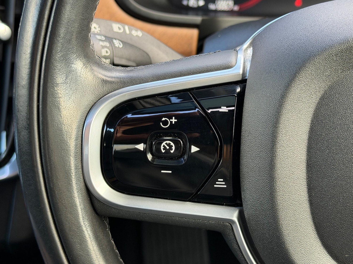 Used Volvo S90 2018 for sale - 76432695: Photo 28