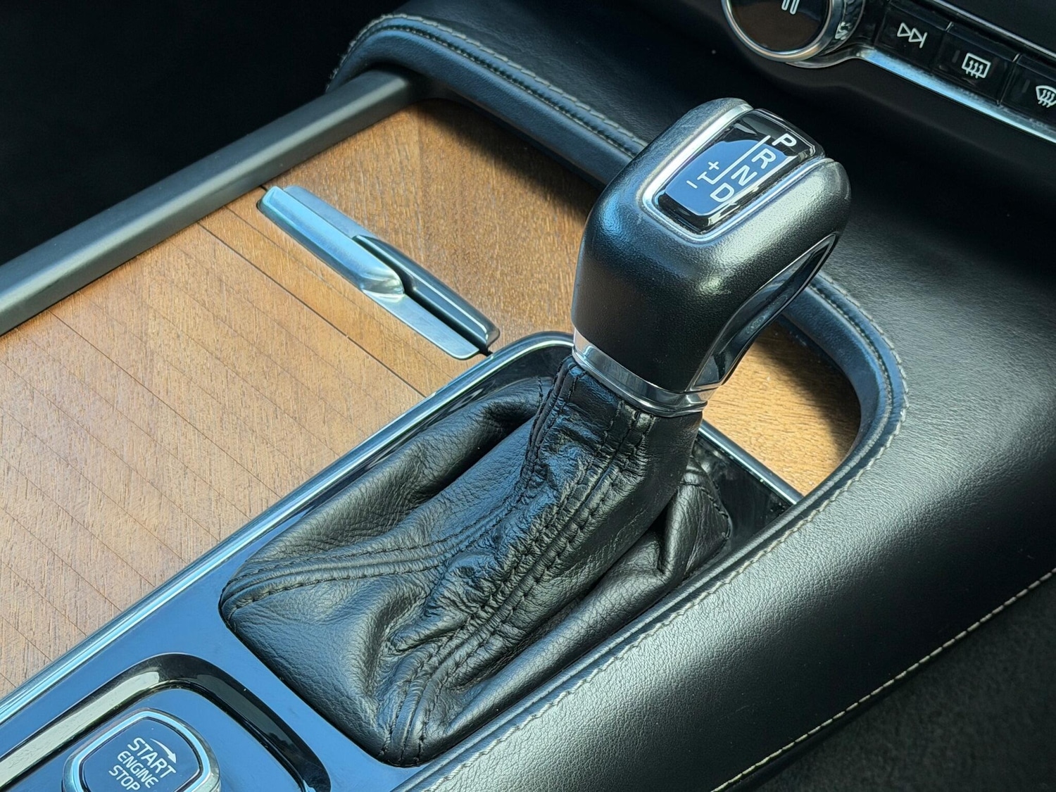 Used Volvo S90 2018 for sale - 76432695: Photo 41