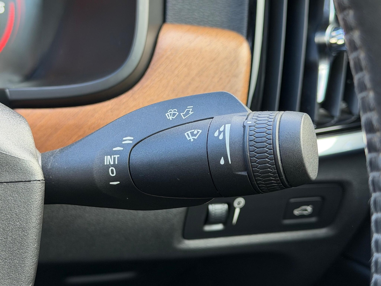 Used Volvo S90 2018 for sale - 76432695: Photo 51