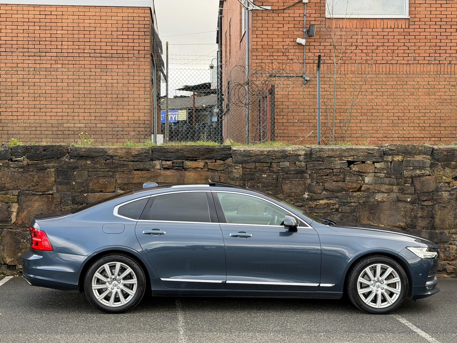 Used Volvo S90 2018 for sale - 76432695: Photo 8