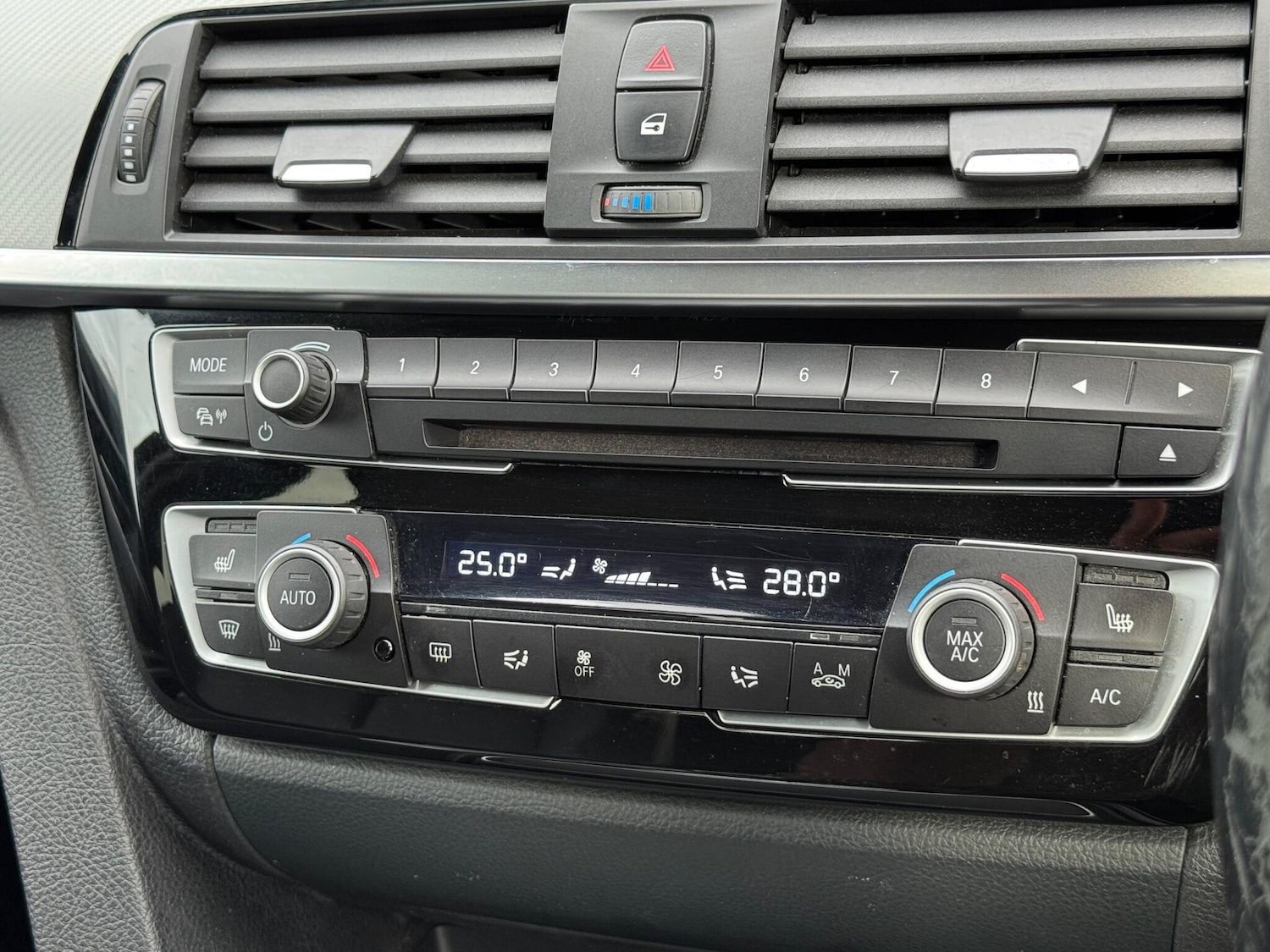 Used BMW 3 Series 2018 for sale - 76993473: Photo 38