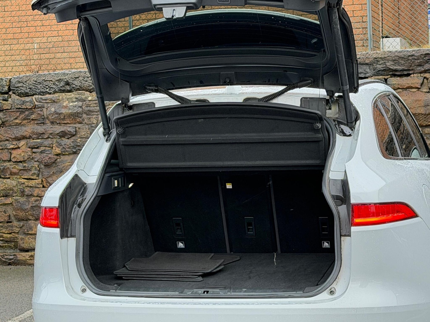 Used Jaguar F-Pace 2017 for sale - 77131009: Photo 22