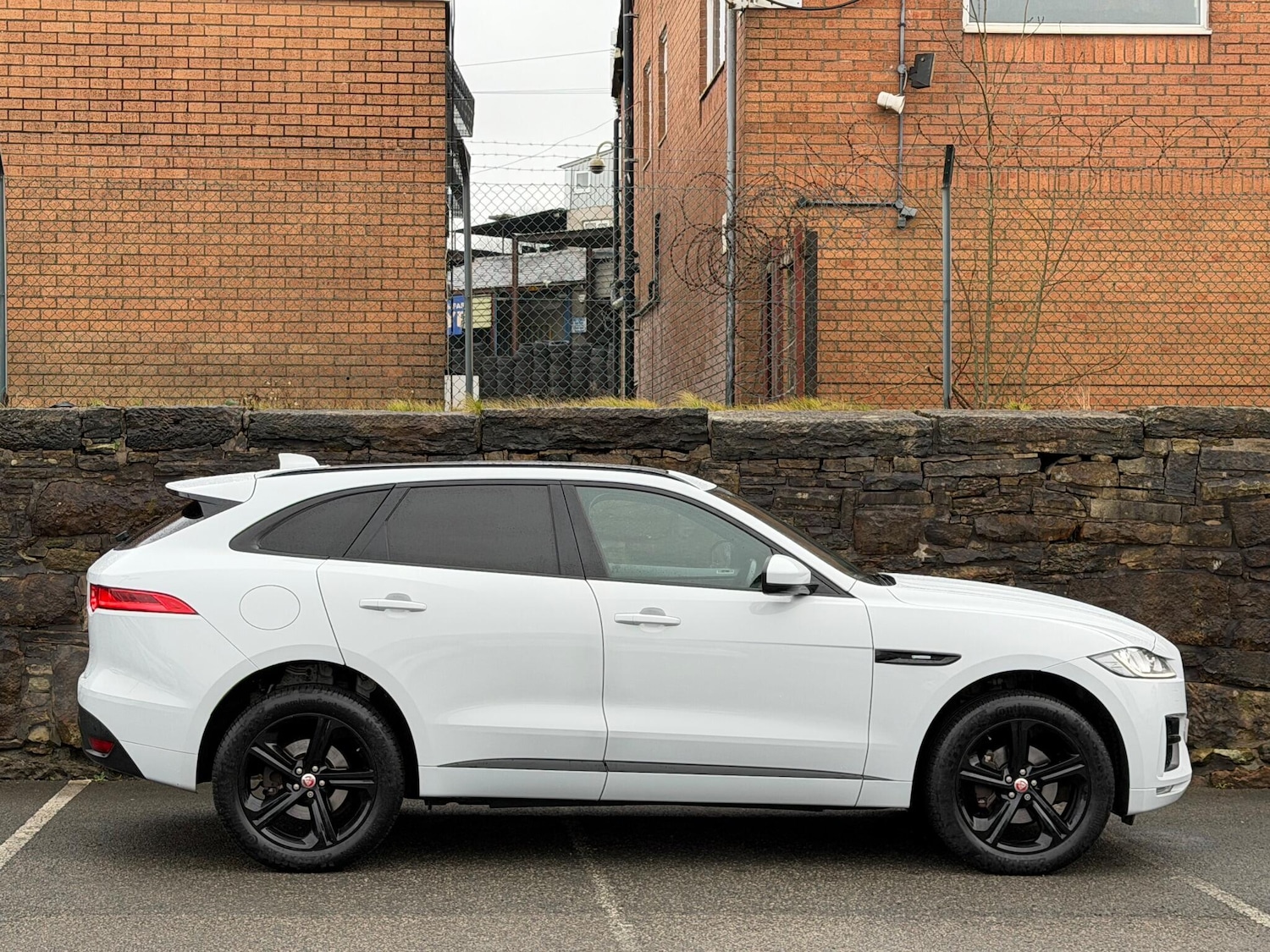 Used Jaguar F-Pace 2017 for sale - 77131009: Photo 8