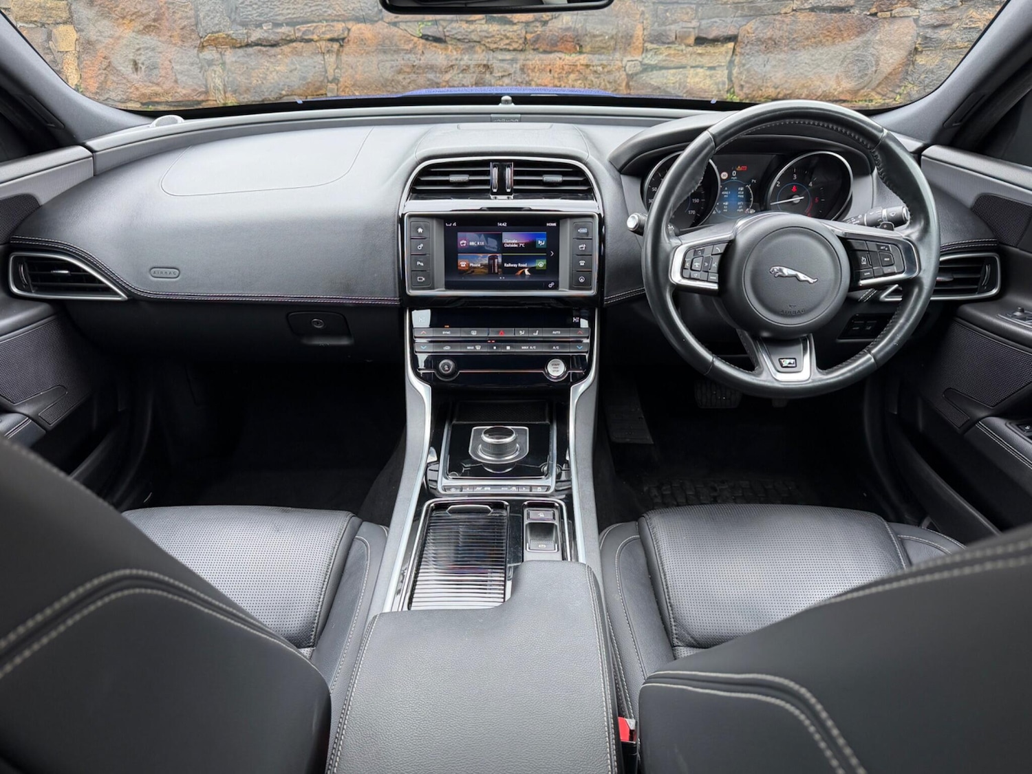 Used Jaguar XE 2017 for sale - 77510246: Photo 10