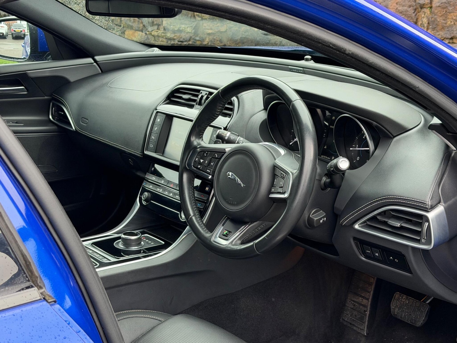 Used Jaguar XE 2017 for sale - 77510246: Photo 11