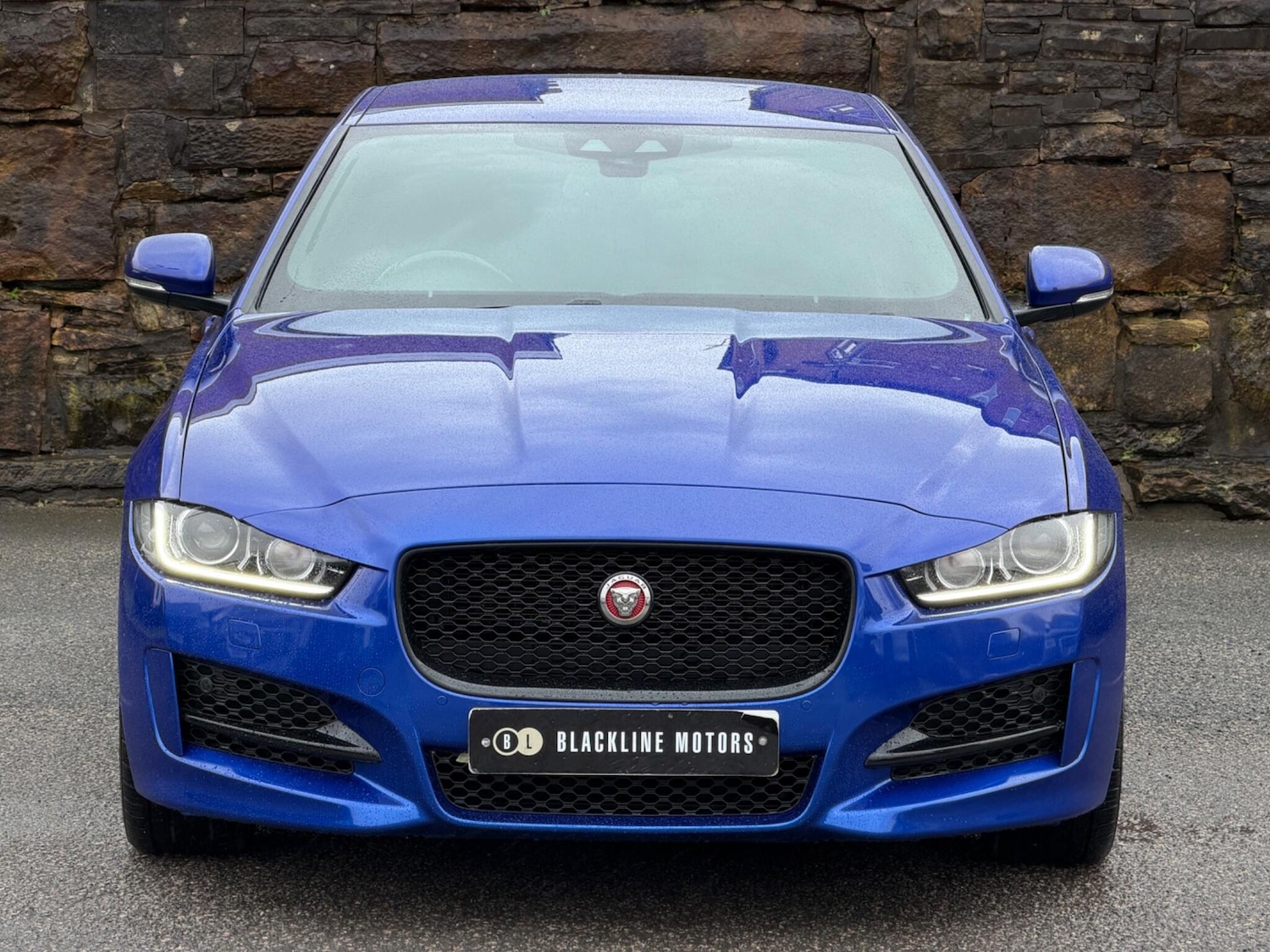 Used Jaguar XE 2017 for sale - 77510246: Photo 2