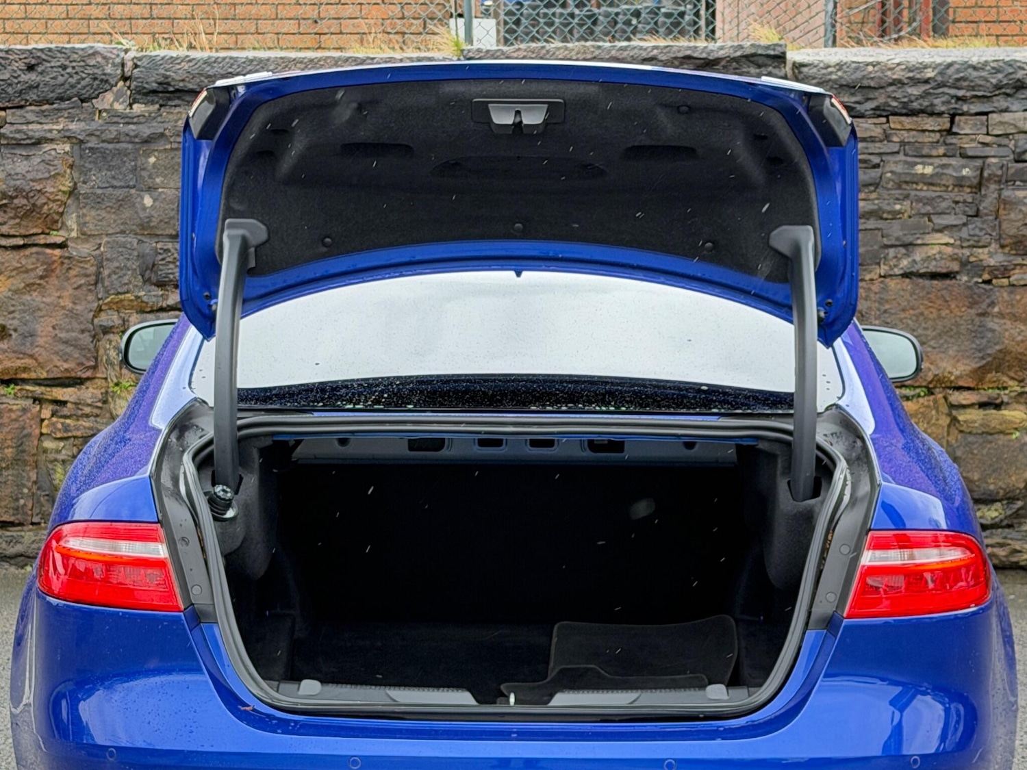 Used Jaguar XE 2017 for sale - 77510246: Photo 20