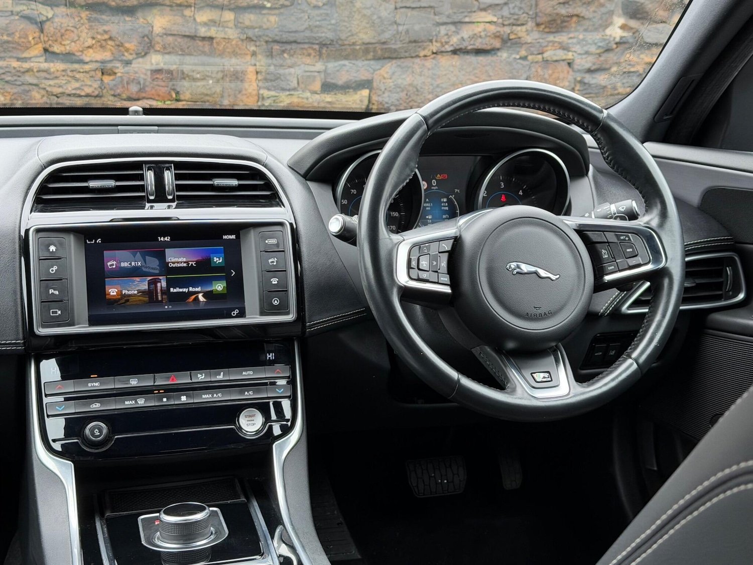 Used Jaguar XE 2017 for sale - 77510246: Photo 22