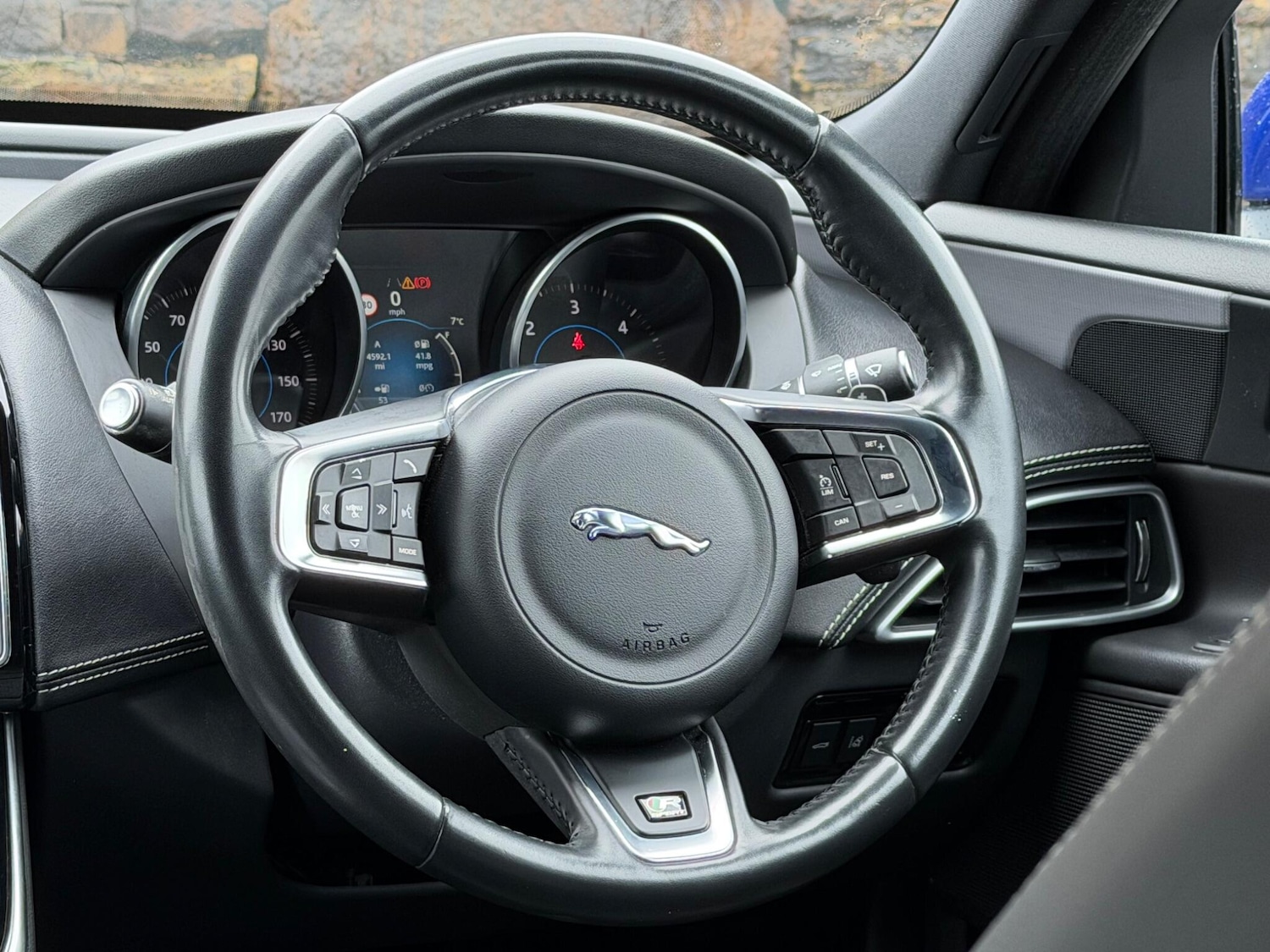 Used Jaguar XE 2017 for sale - 77510246: Photo 23