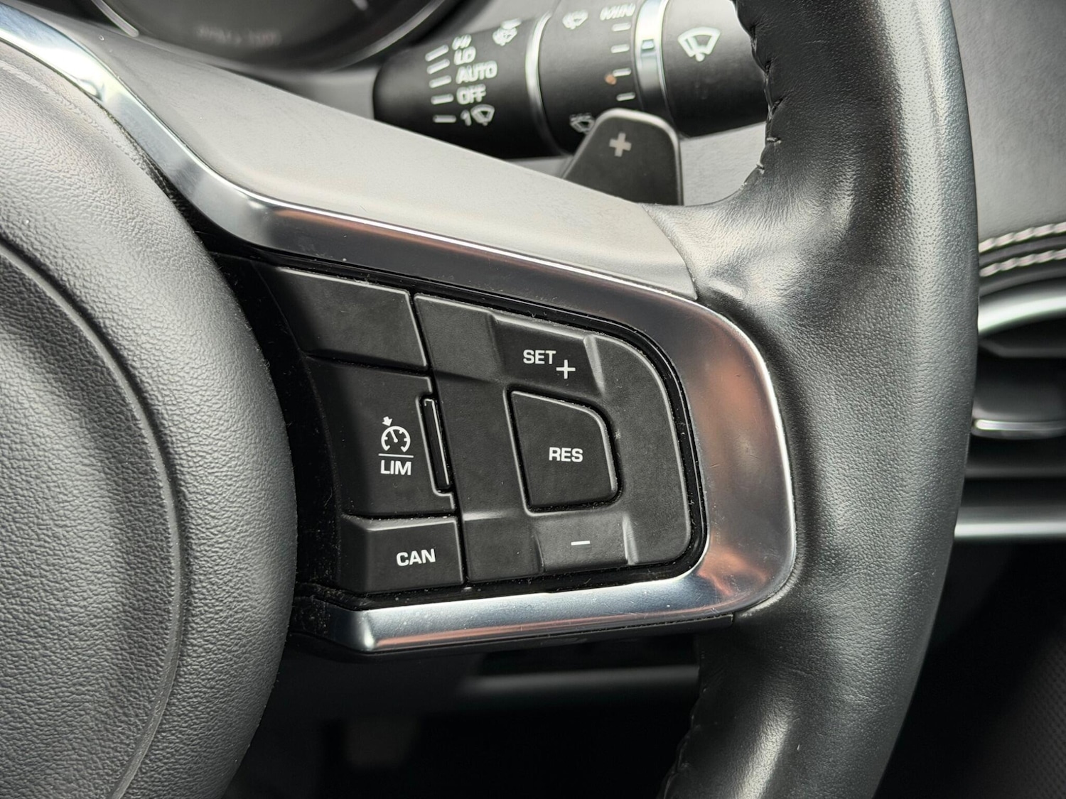 Used Jaguar XE 2017 for sale - 77510246: Photo 24