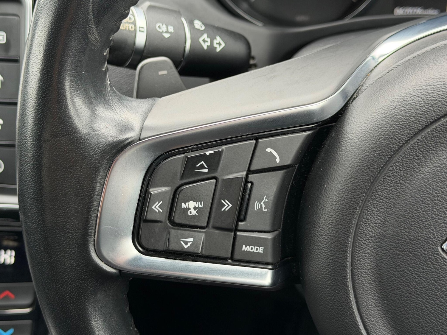 Used Jaguar XE 2017 for sale - 77510246: Photo 25