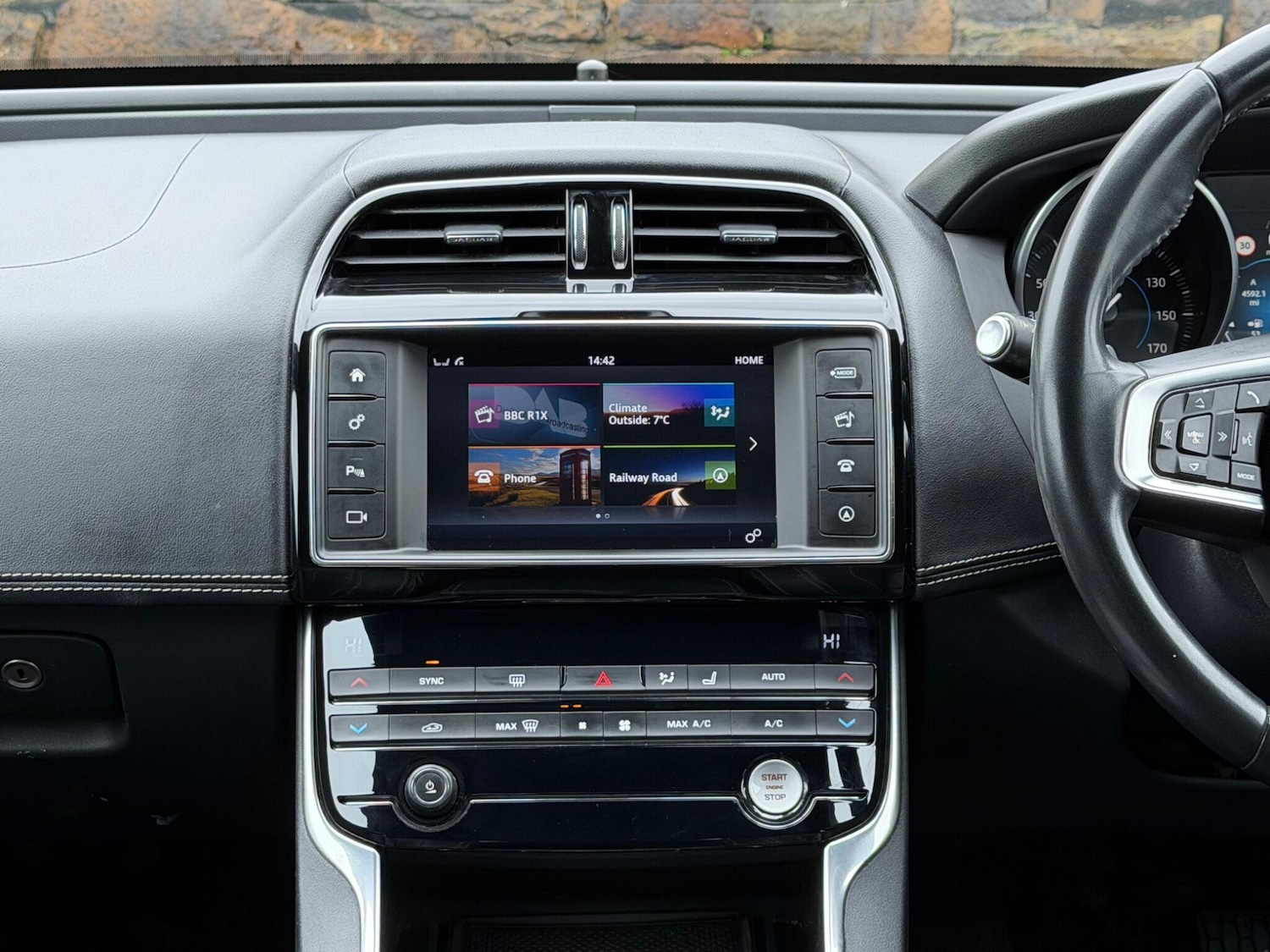 Used Jaguar XE 2017 for sale - 77510246: Photo 26