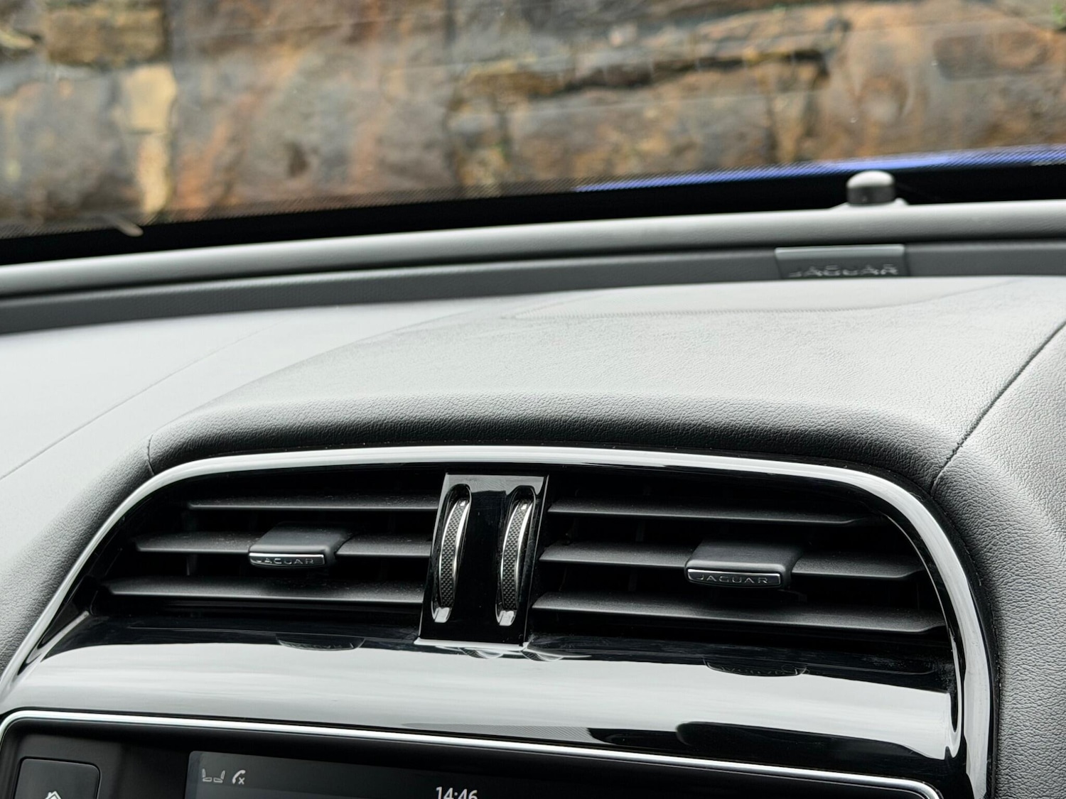 Used Jaguar XE 2017 for sale - 77510246: Photo 27