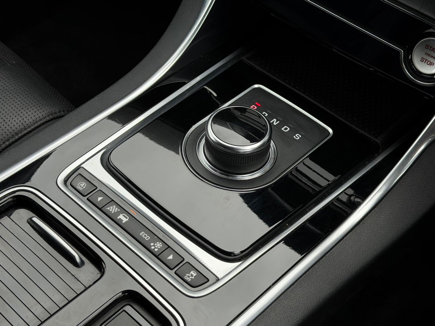 Used Jaguar XE 2017 for sale - 77510246: Photo 36