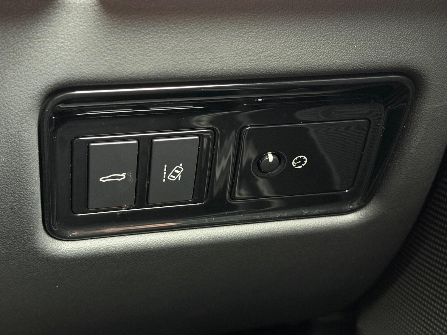 Used Jaguar XE 2017 for sale - 77510246: Photo 42