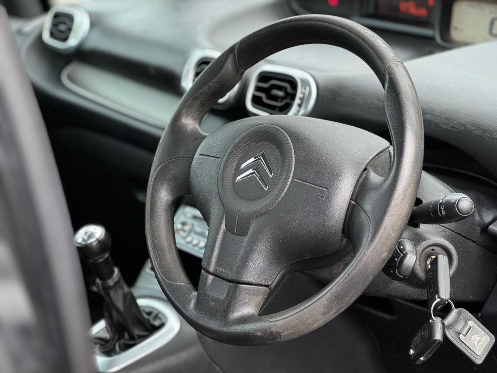 Used Citroen C3 Picasso 2010 for sale - 76160982: Photo 12