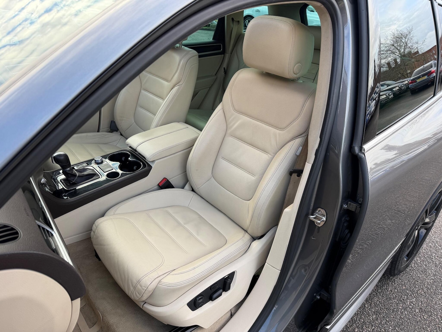 Used Volkswagen Touareg 2016 for sale - 76801961: Photo 18