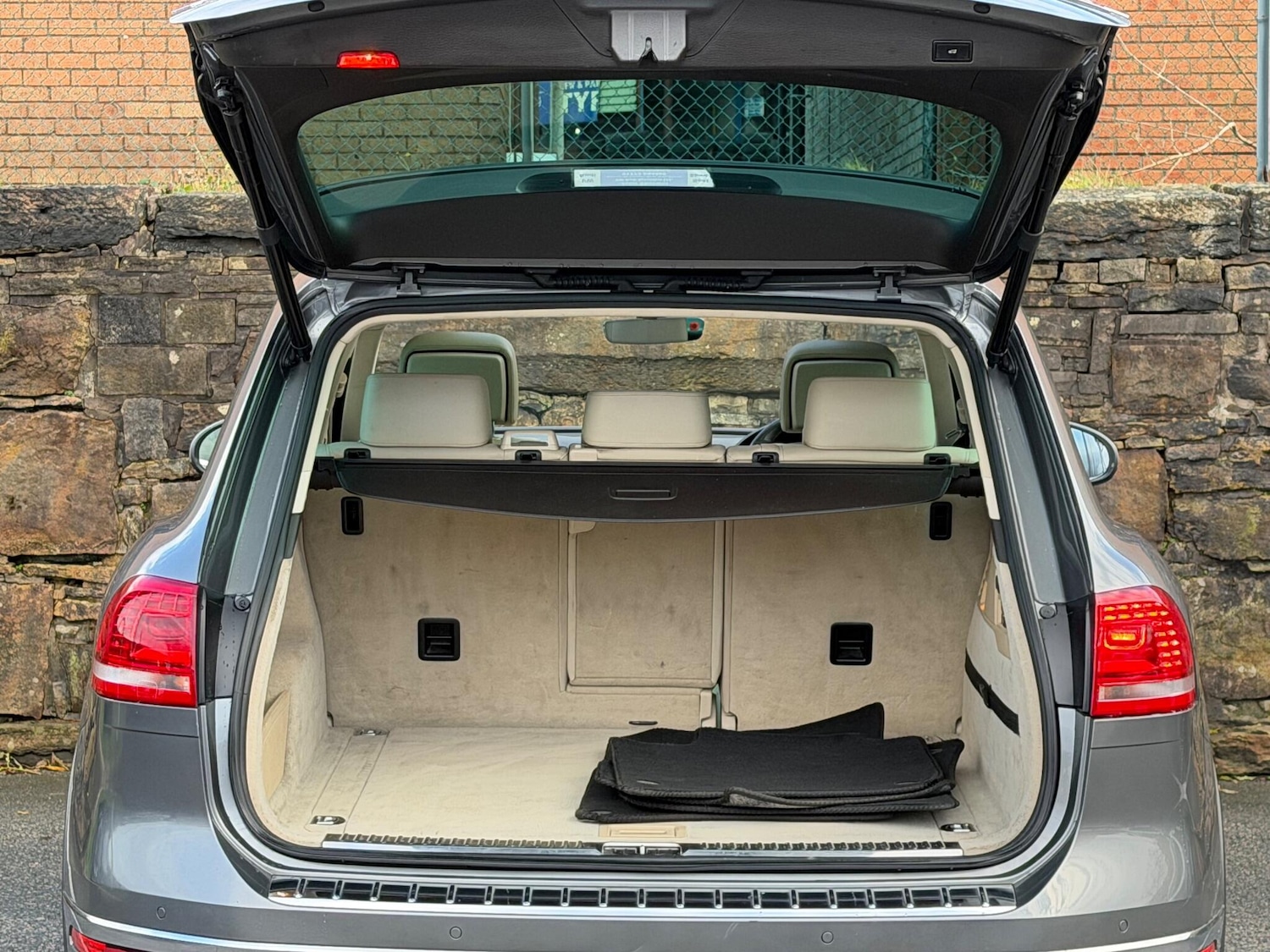 Used Volkswagen Touareg 2016 for sale - 76801961: Photo 22