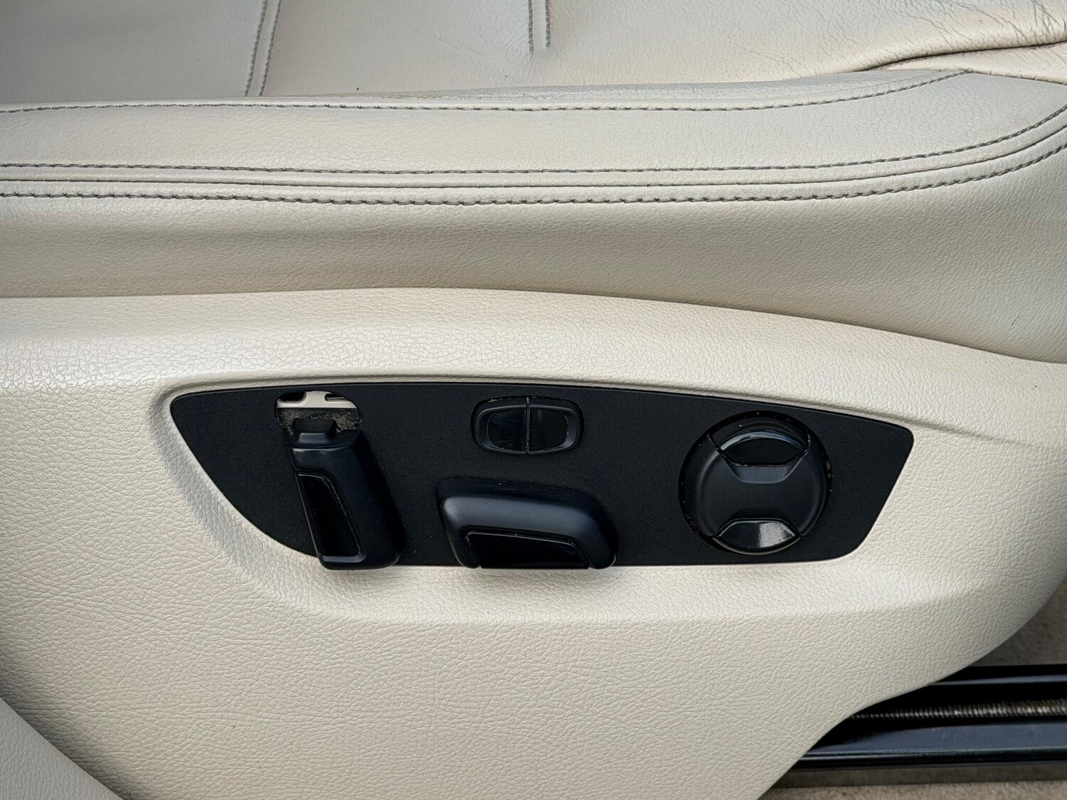 Used Volkswagen Touareg 2016 for sale - 76801961: Photo 49