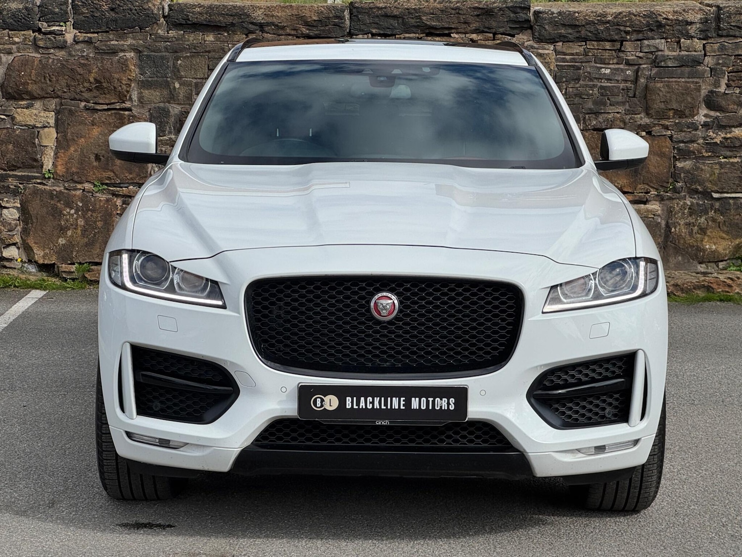 Used Jaguar F-Pace 2018 for sale - 76161005: Photo 2